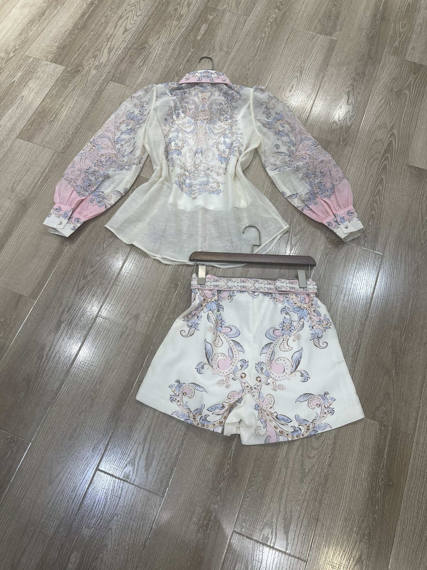 High-quality Z Home Pink Suit with Luxurious Buffalo Shirt in Short Sleeve. - 图片 7