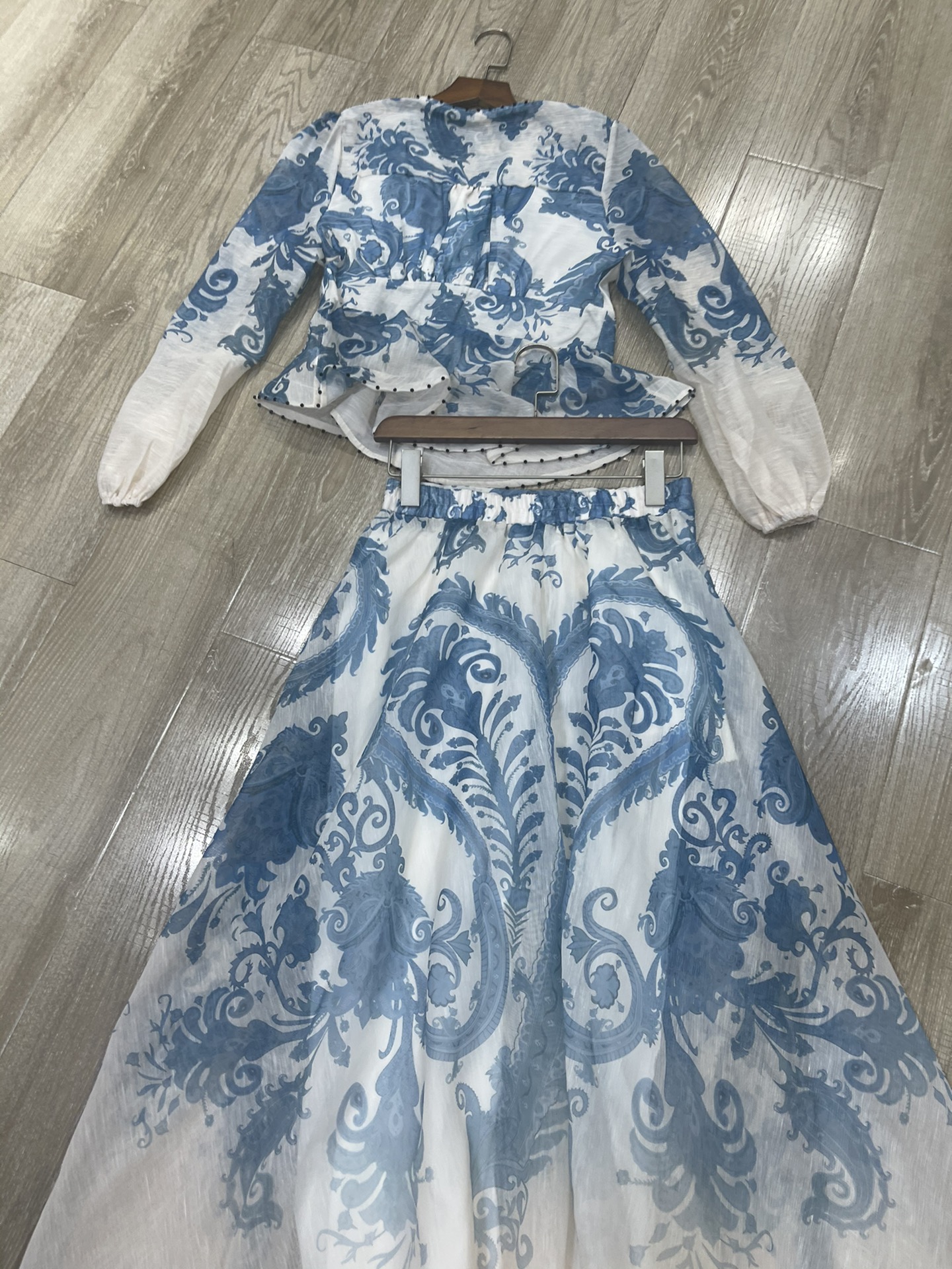 High Quality Women’s Clothes Featuring V-String and Blank T-Shirts in Various Sizes - 图片 7