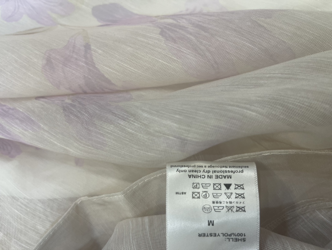 High Quality Women’s Clothes: V-String & Blank T-Shirts in Various Sizes - 图片 8