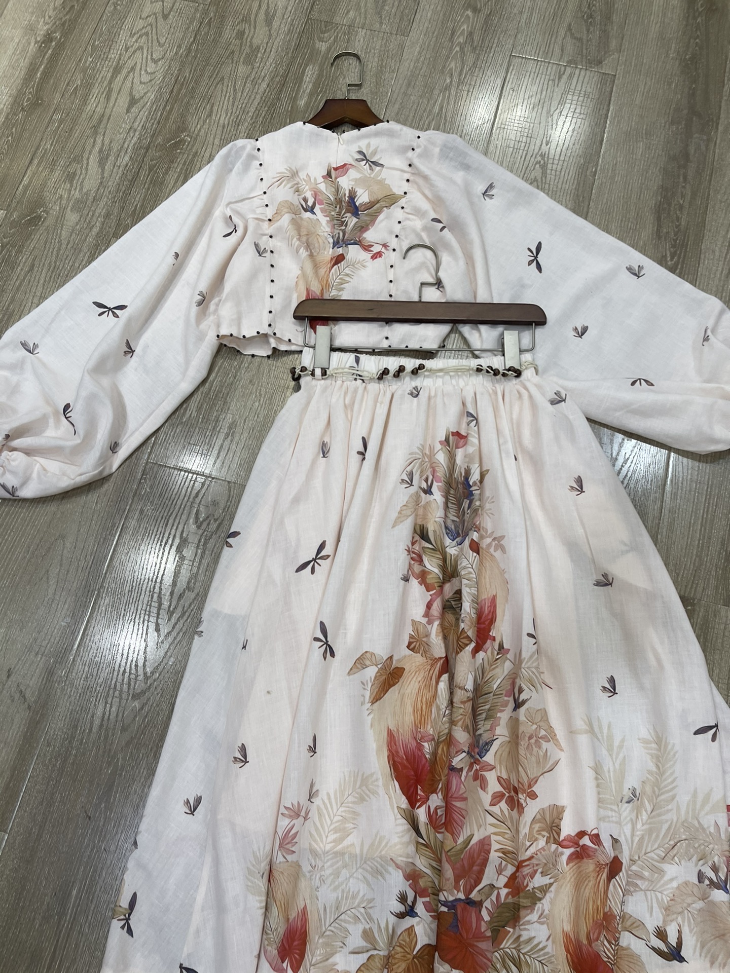 High-Quality Women’s Suit with Round-Collar Lanterns and Half-Tip Design - 图片 7