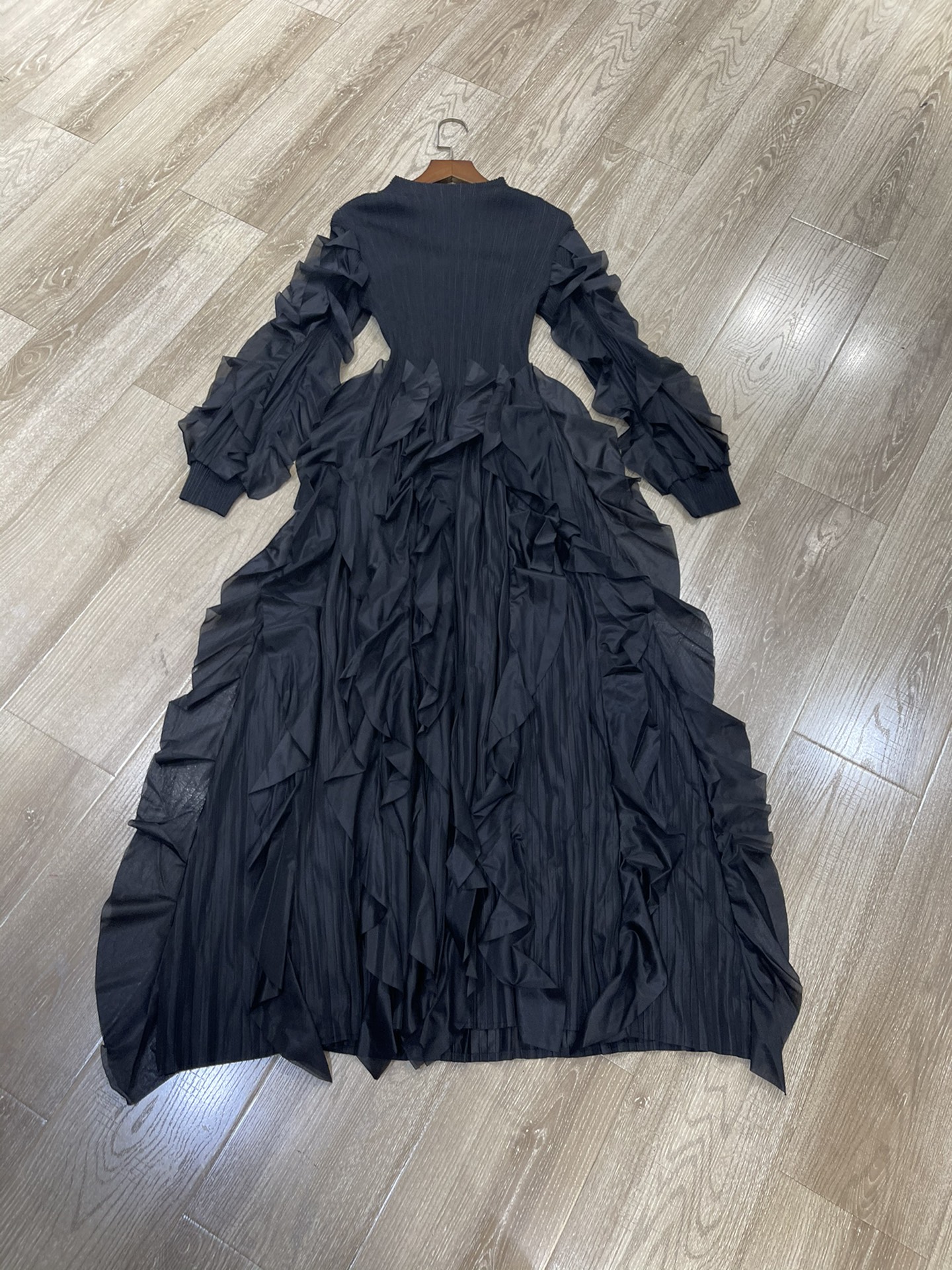 High Quality Women’s Clothes: Three-Piece Packing with Colorful Collars.