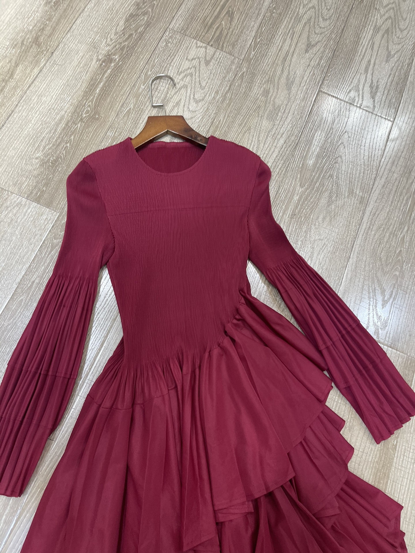 p588 high quality women’s clothes packed with three houses for life round-collar pressure is irregular - 图片 2