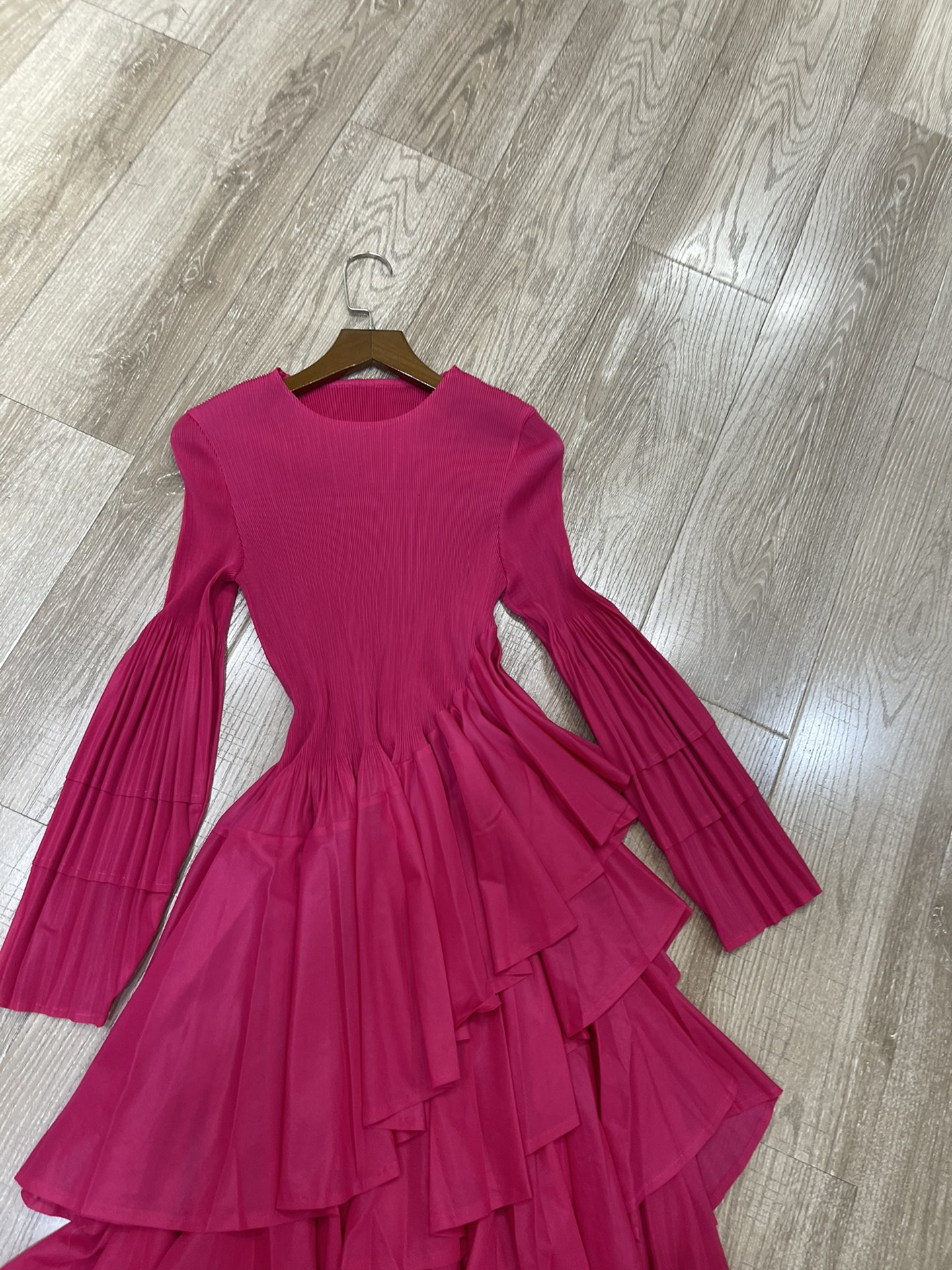 p588 high quality women’s clothes packed with three houses for life round-collar pressure is irregular - 图片 2