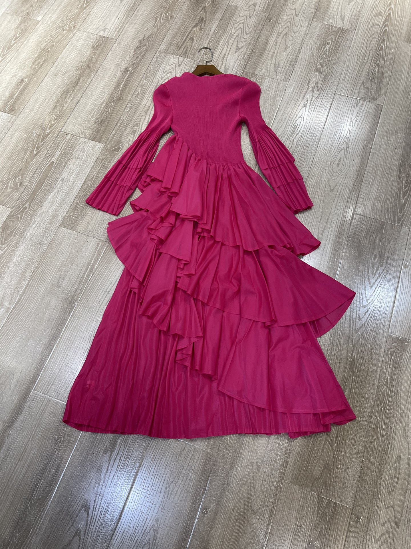 p588 high quality women’s clothes packed with three houses for life round-collar pressure is irregular - 图片 6
