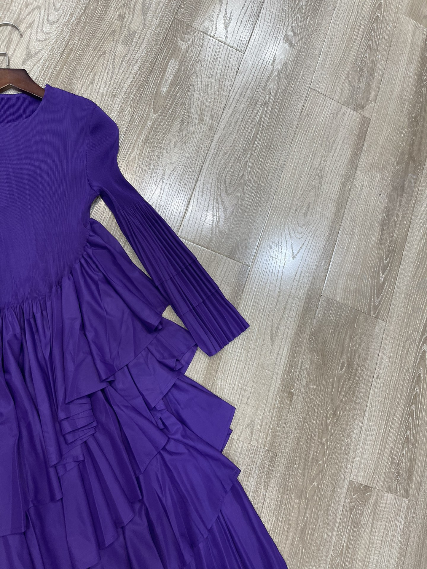 p588 high quality women’s clothes packed with three houses for life round-collar pressure is irregular - 图片 4