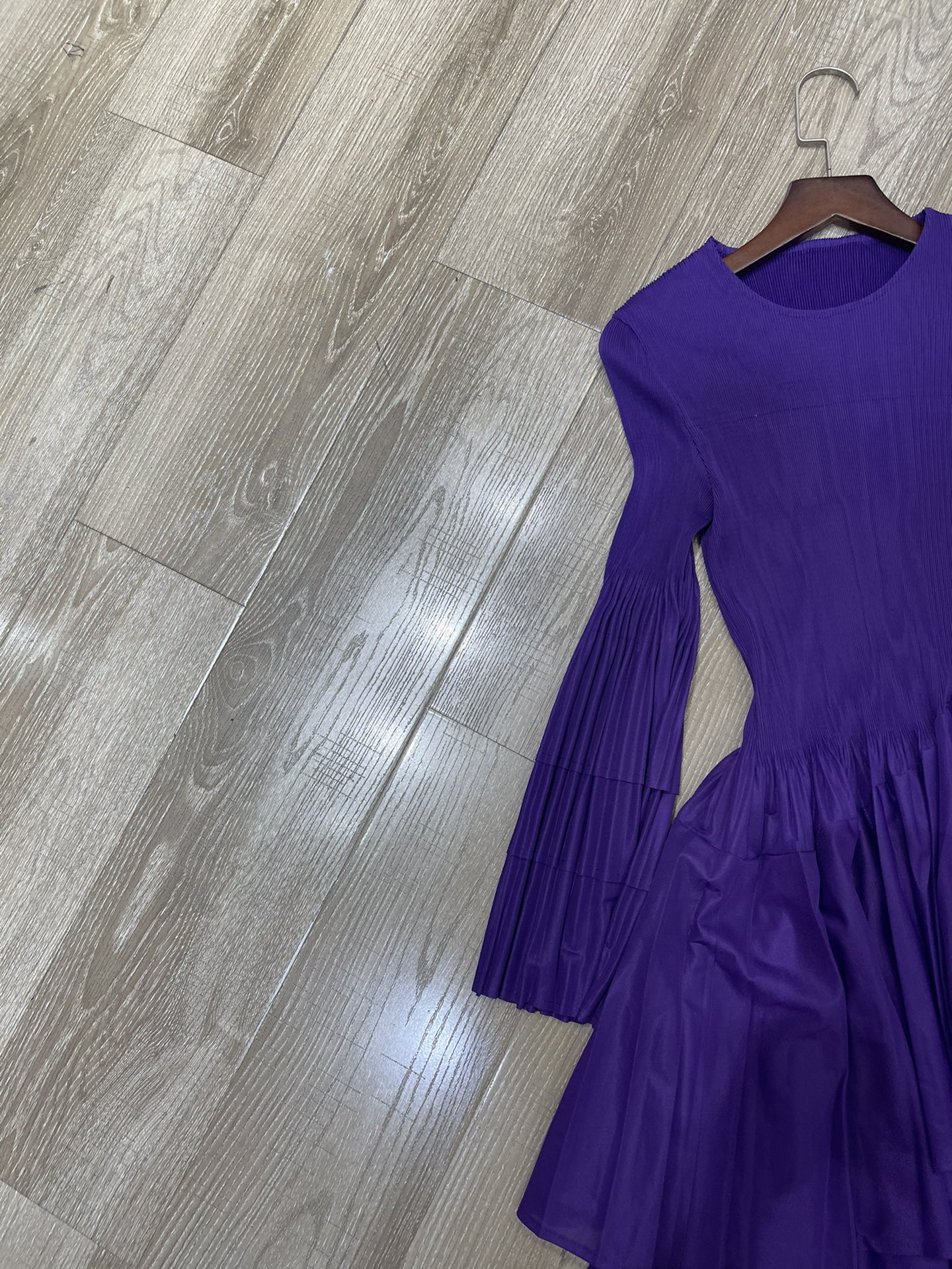 p588 high quality women’s clothes packed with three houses for life round-collar pressure is irregular - 图片 3