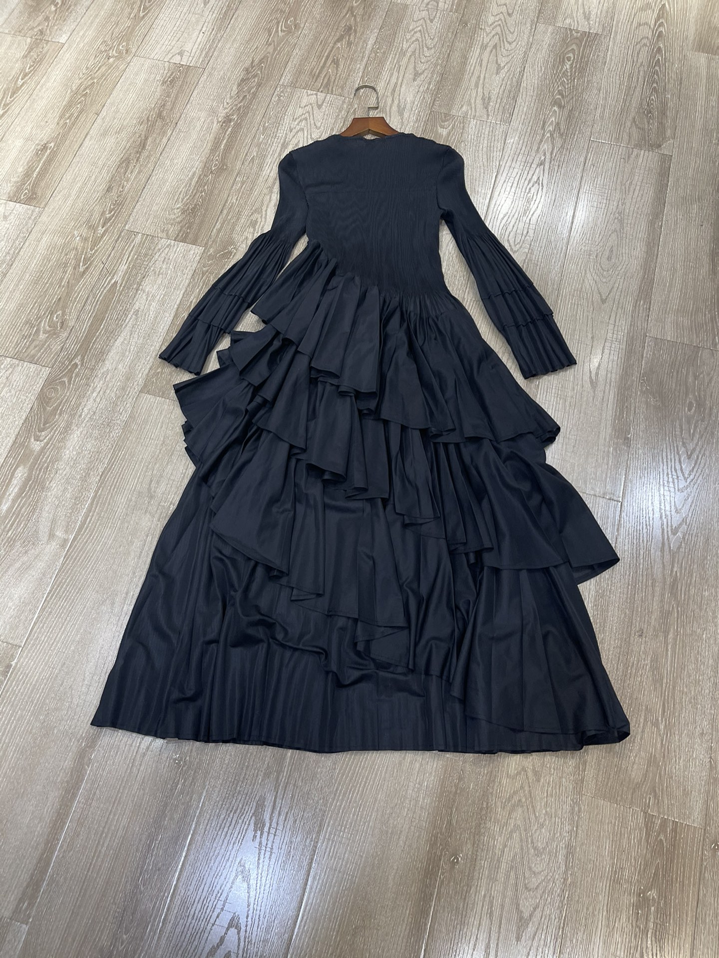 p588 high quality women’s clothes packed with three houses for life round-collar pressure is irregular - 图片 6