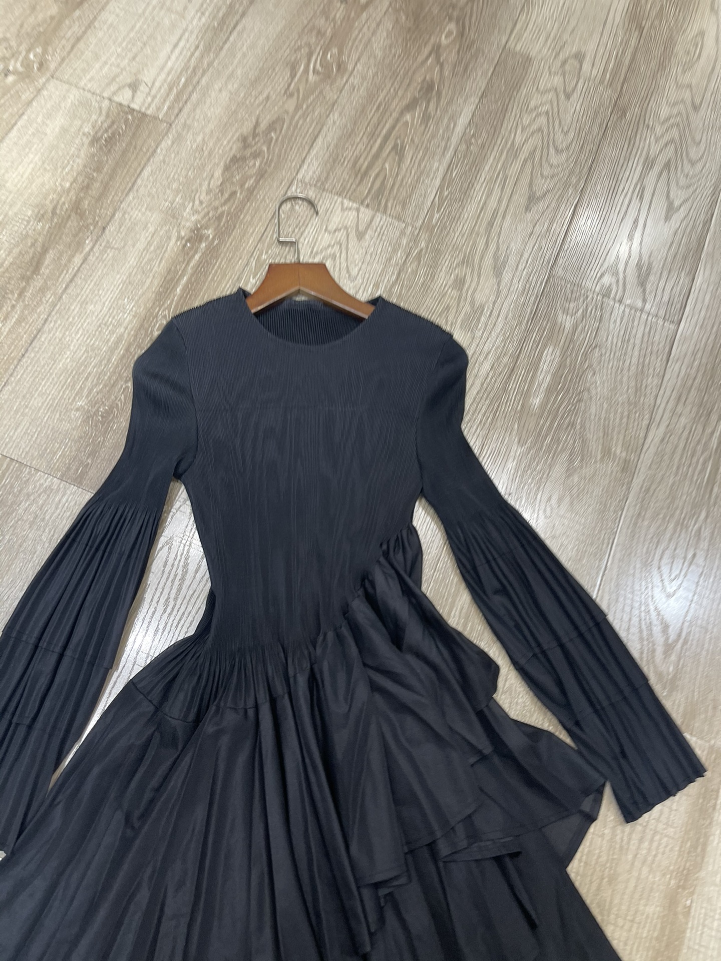 p588 high quality women’s clothes packed with three houses for life round-collar pressure is irregular - 图片 2