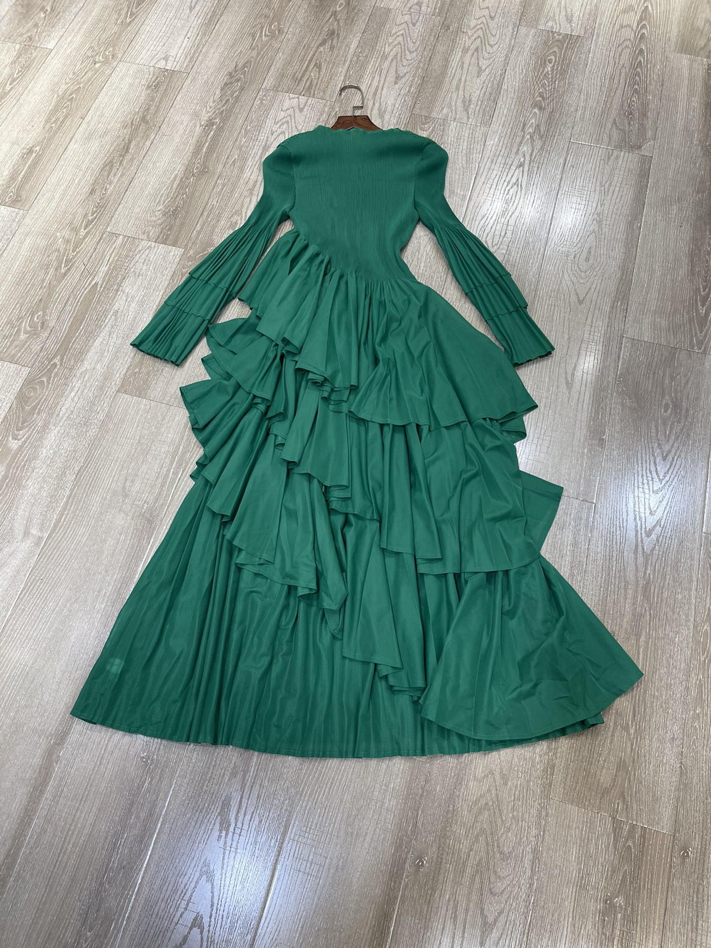 p588 high quality women’s clothes packed with three houses for life round-collar pressure is irregular - 图片 6