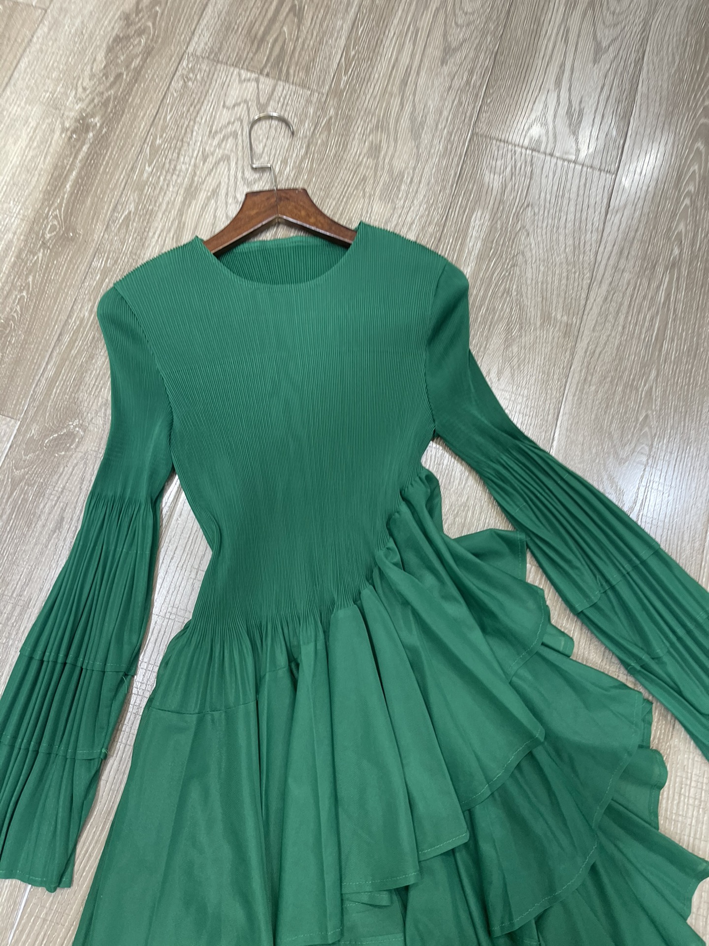 p588 high quality women’s clothes packed with three houses for life round-collar pressure is irregular - 图片 2