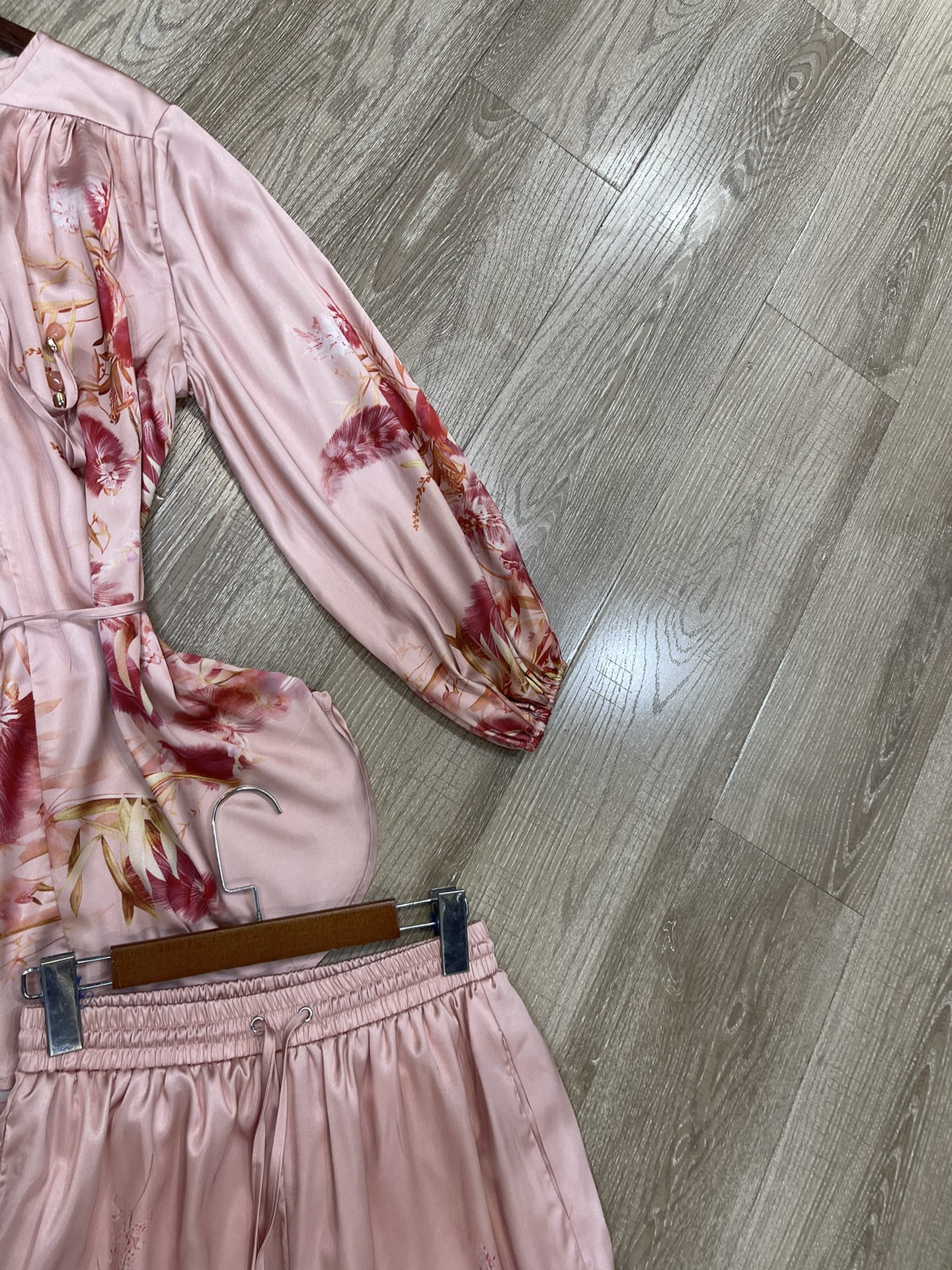 High-Quality Women’s Suit Set with Pink Print and Long Pants - 图片 4