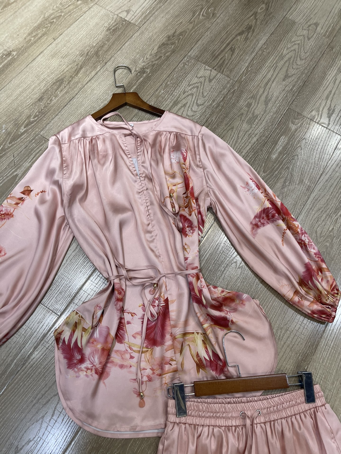 High-Quality Women’s Suit Set with Pink Print and Long Pants - 图片 2