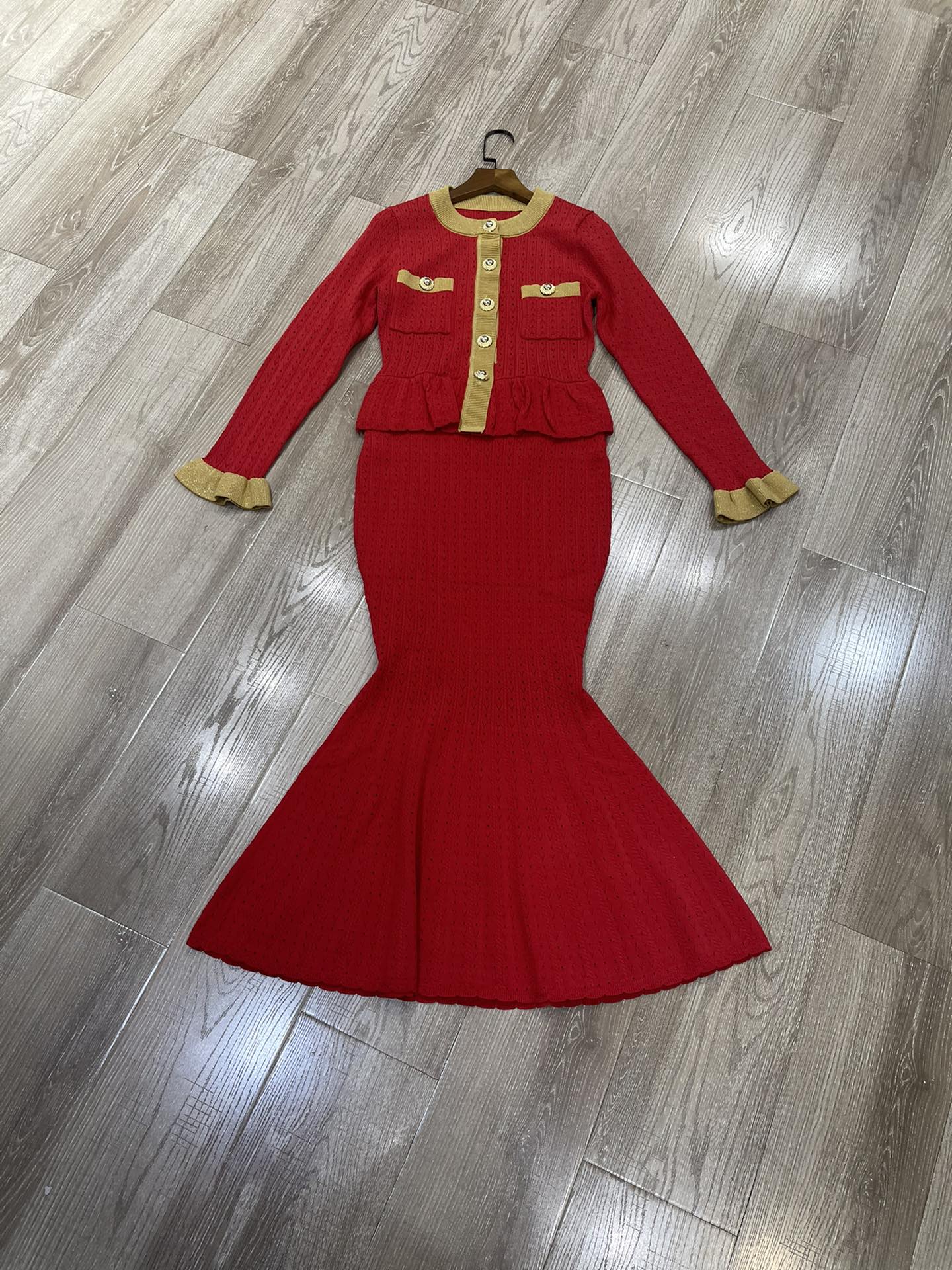 “2025 Pure White Hand-Knitted Fish Tail Women’s Dress for High-End Quality and Commuting”