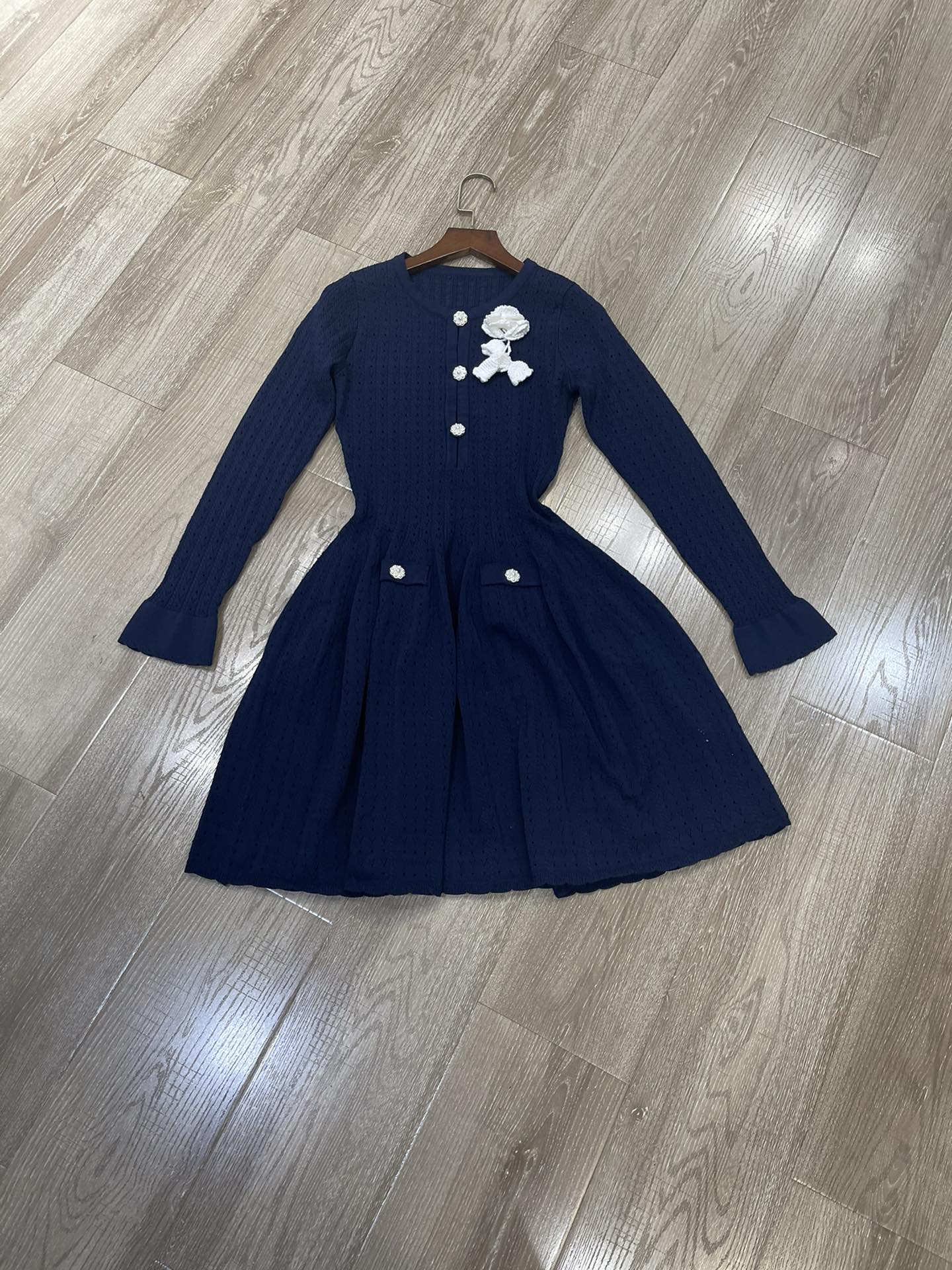 2025 New Blue Air-Knitted Women’s Clothing Collection