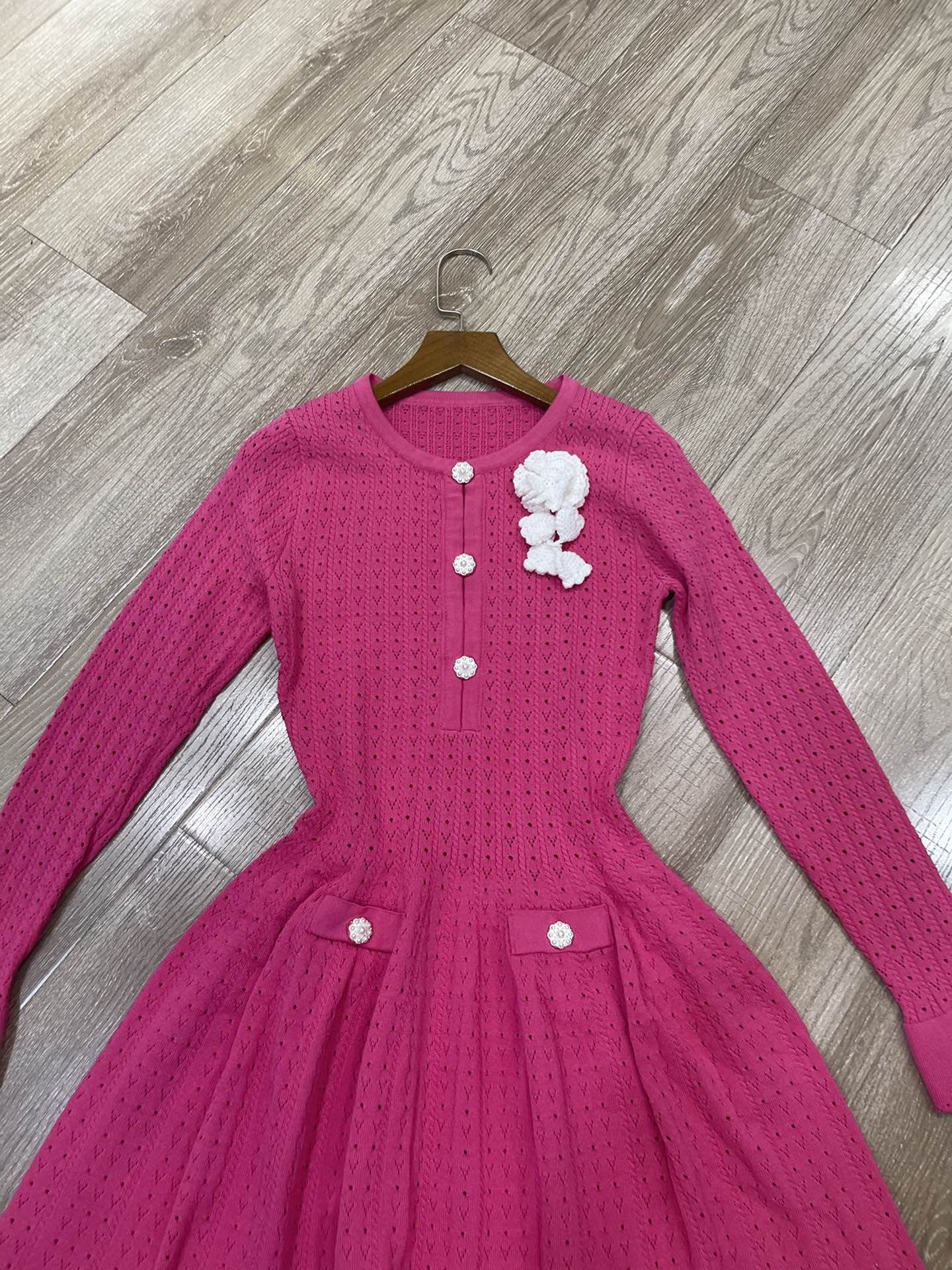 2025 New Blue Air-Knitted Women’s Clothes with High Quality Packaging - 图片 2