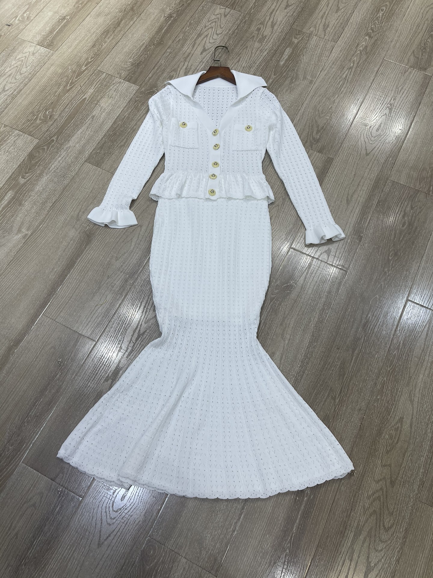 Title: P816 Self-Portrait 2025 Dress in Mist Blue Knitted Knits Summary: High-end women’s dress with V-neck, two knitted layers, and small size. - 图片 1