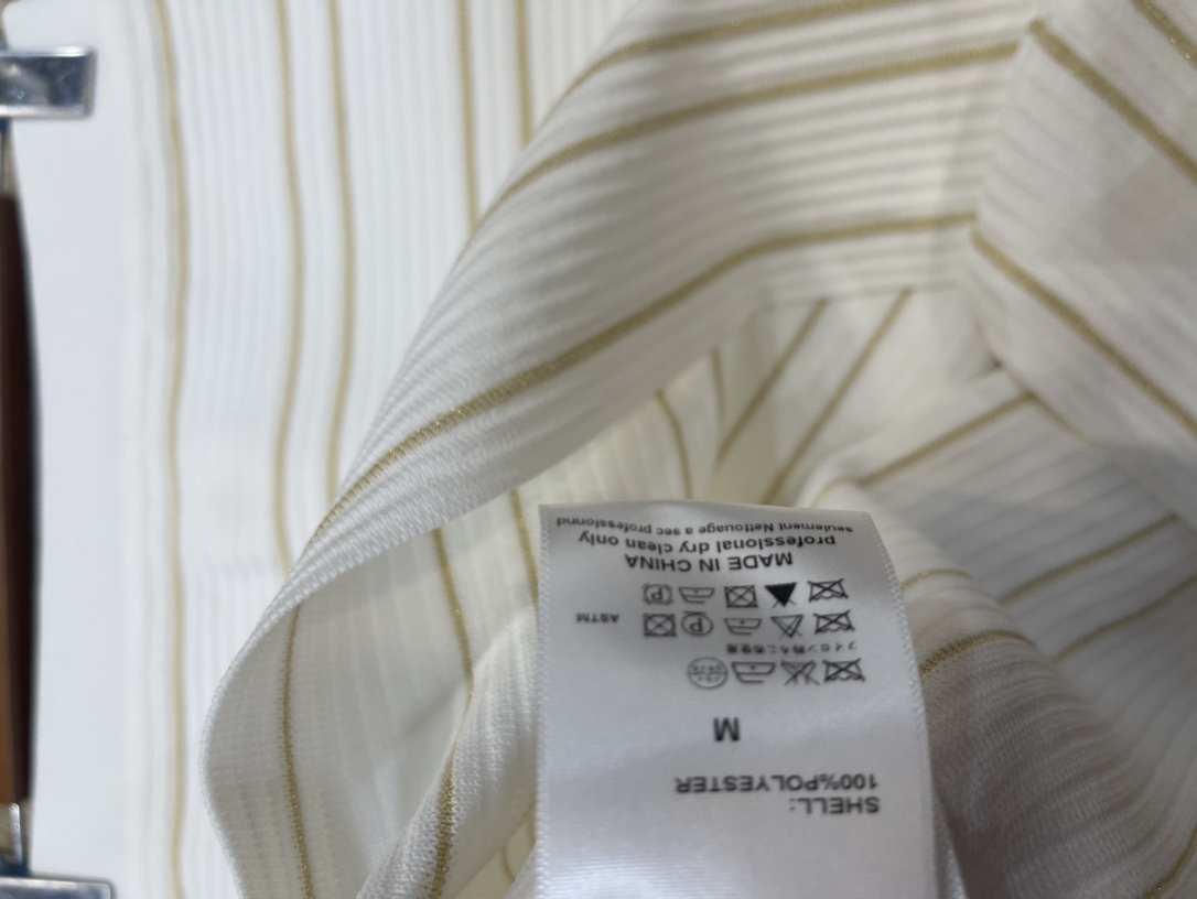 Title: High-Quality Women’s Suit Set with Luxury Paris Design and Gold Buttons Summary: Set includes blouse, semi-skirt; half-dove suit with unbuttoned scrotum, hot - 图片 8