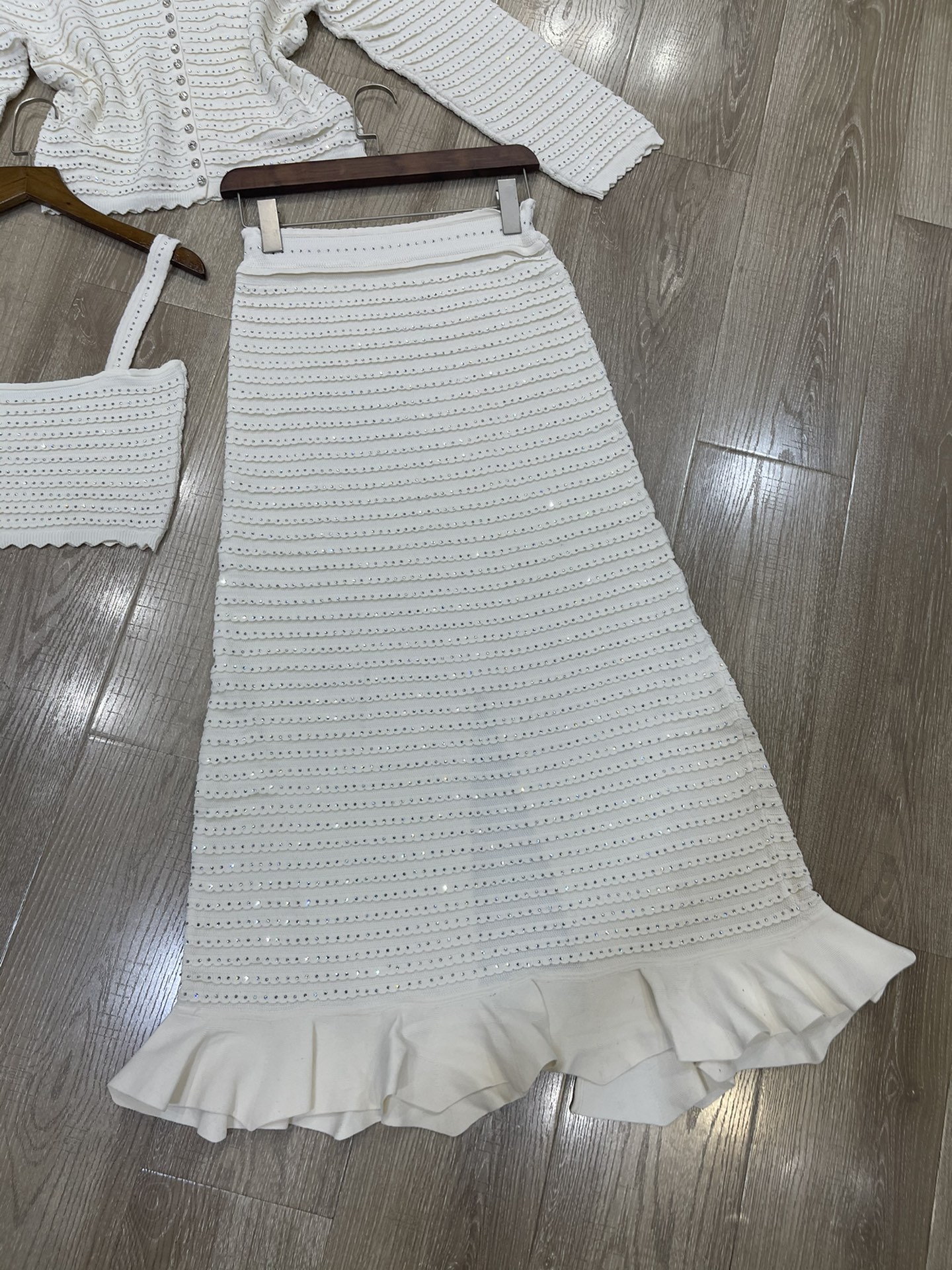 High-Quality Women’s Clothes and Accessories for Sandro’s New Dress Collection - 图片 5