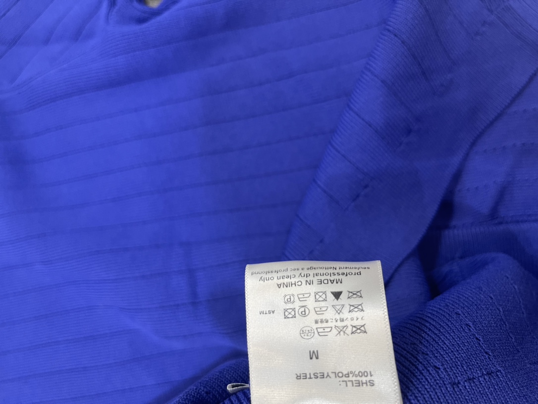 P480 High Quality Women ‘ s Clothes Packed with Balmai Gold Button knitting V-shirt sml - 图片 8