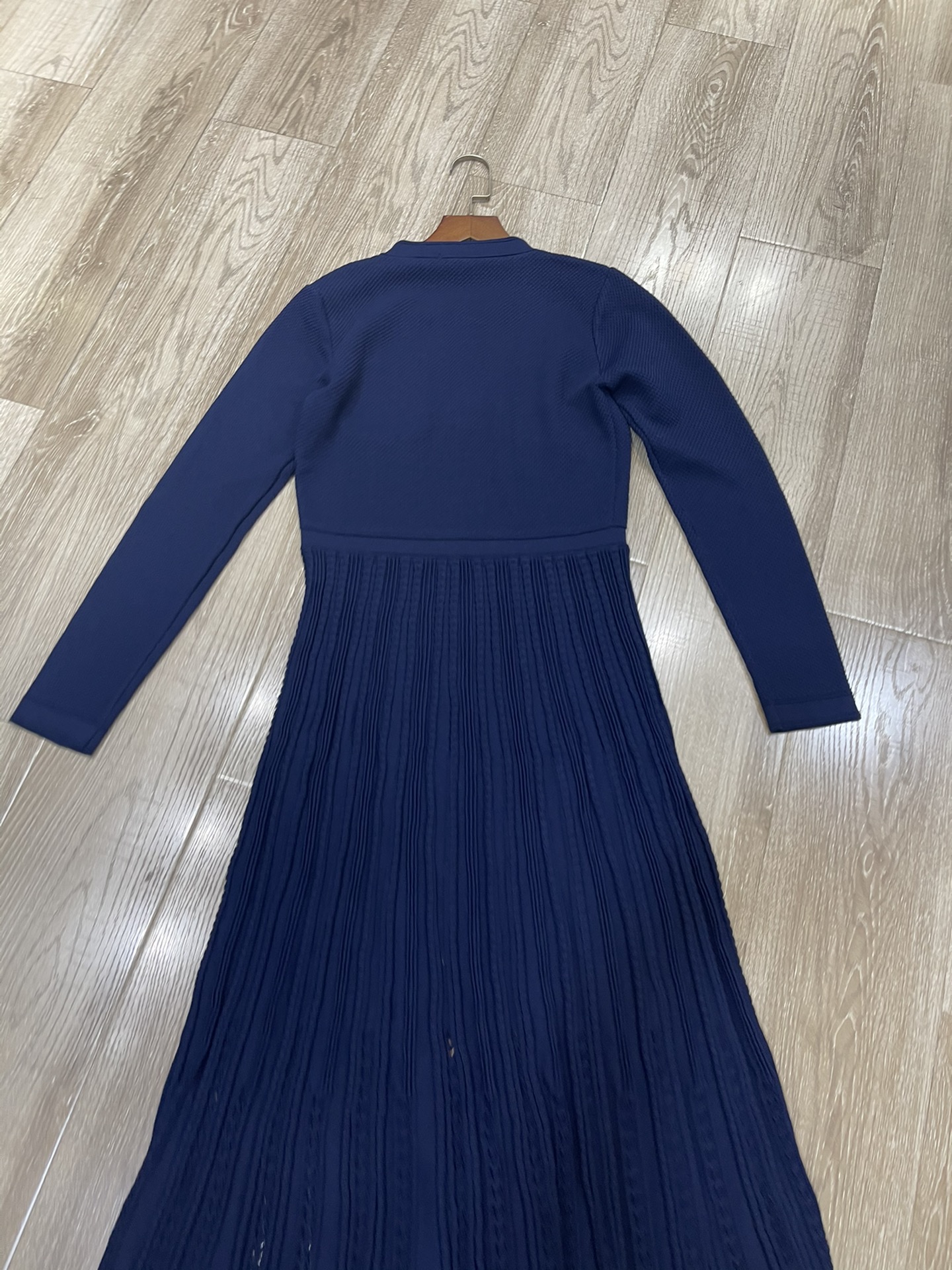 “French-Style Women’s Dress with Fine-Fro-Sensor Metal Buttons and Knitted Skirt 2025” - 图片 7