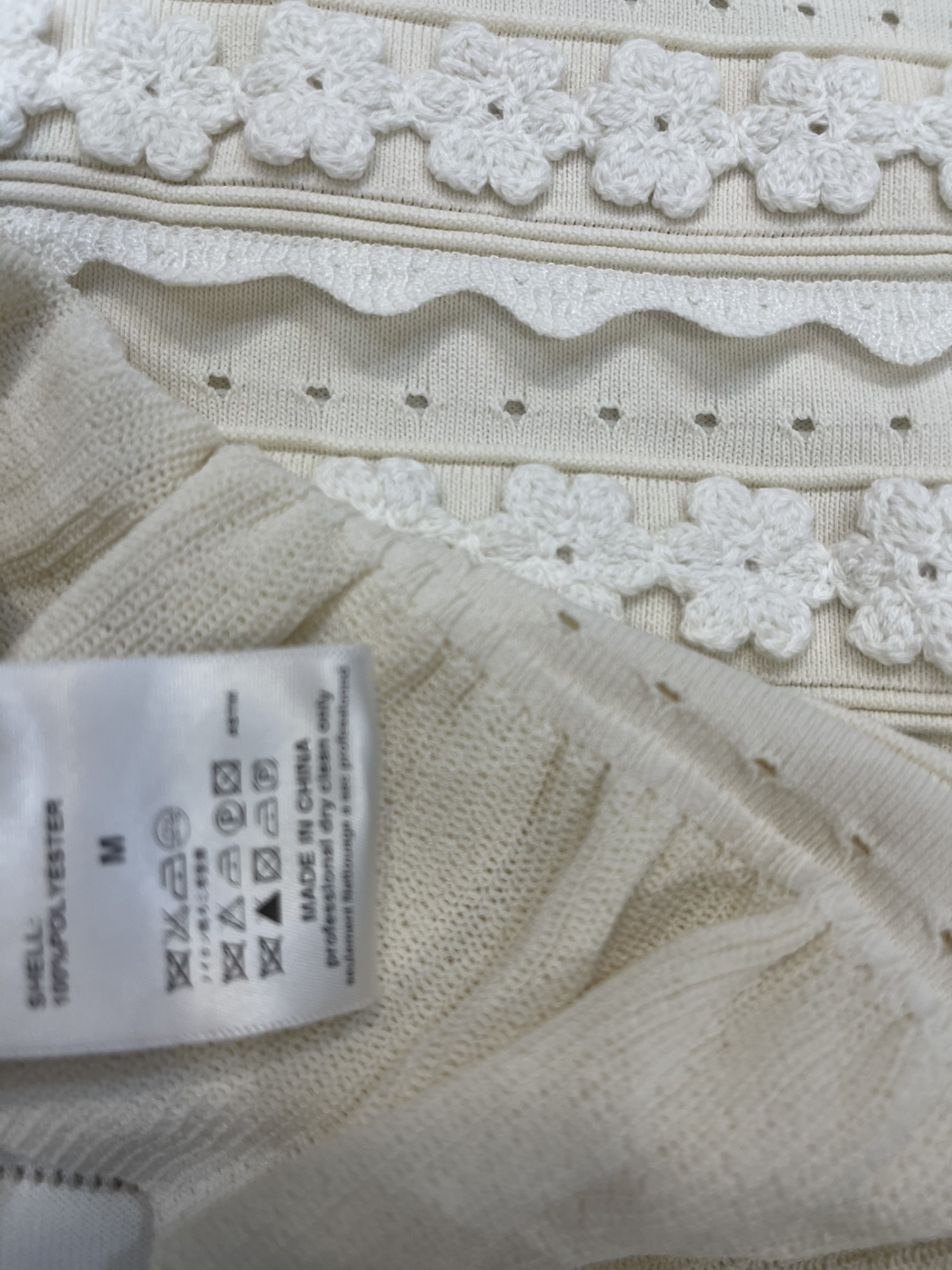 High-quality women’s dresses and semi-skirts by Sandro-French, including T-shirts for girls. Fashion items. - 图片 8