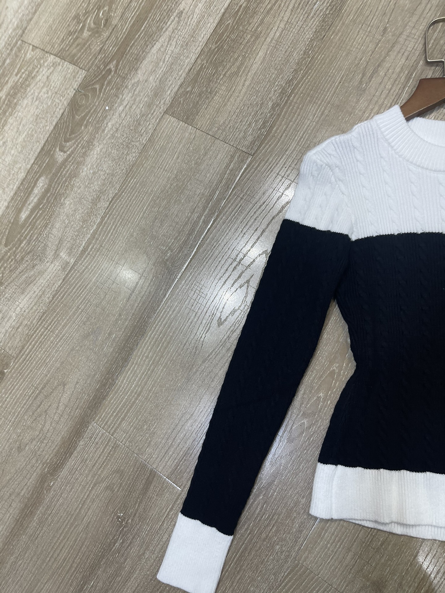 2025 Women’s Suit Set: High-End Quality B Design with Long-Sleeved Shirts and New T-Shirt - 图片 3