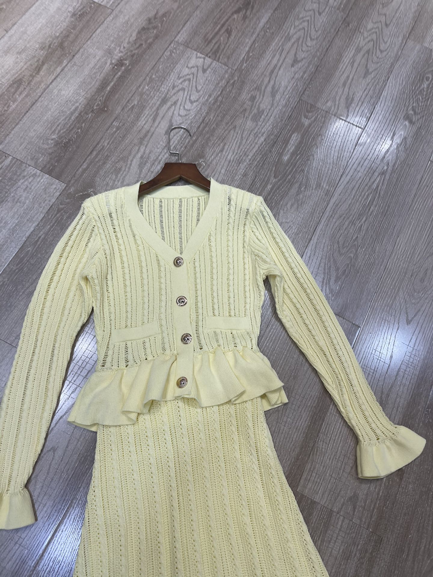 Luxury Women’s Clothing: High-Quality SP-Turks V-Minus Dress with Fish-Tailed Design - 图片 2