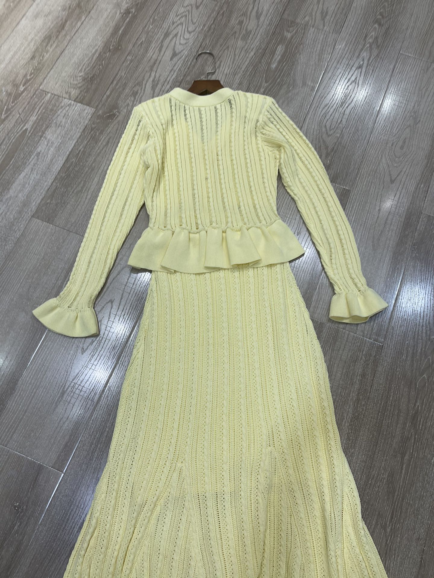 Luxury Women’s Clothing: High-Quality SP-Turks V-Minus Dress with Fish-Tailed Design - 图片 7