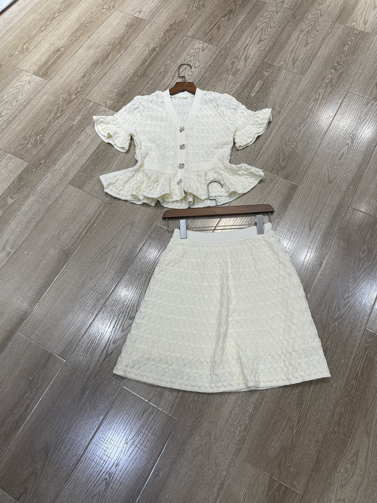 p744 High-end quality women’s dress with a packaged new ss. I’m sorry