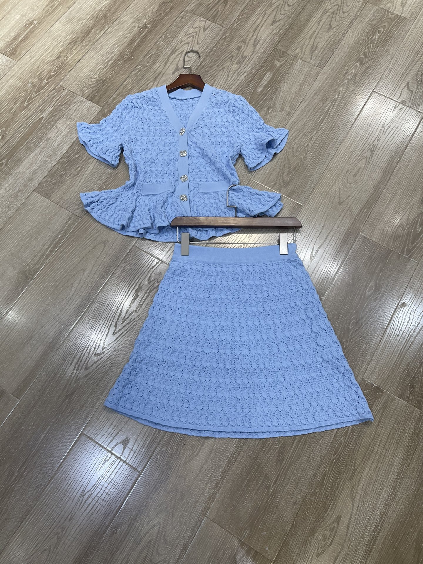 p744 High-end quality women’s dress with a packaged new ss. I’m sorry