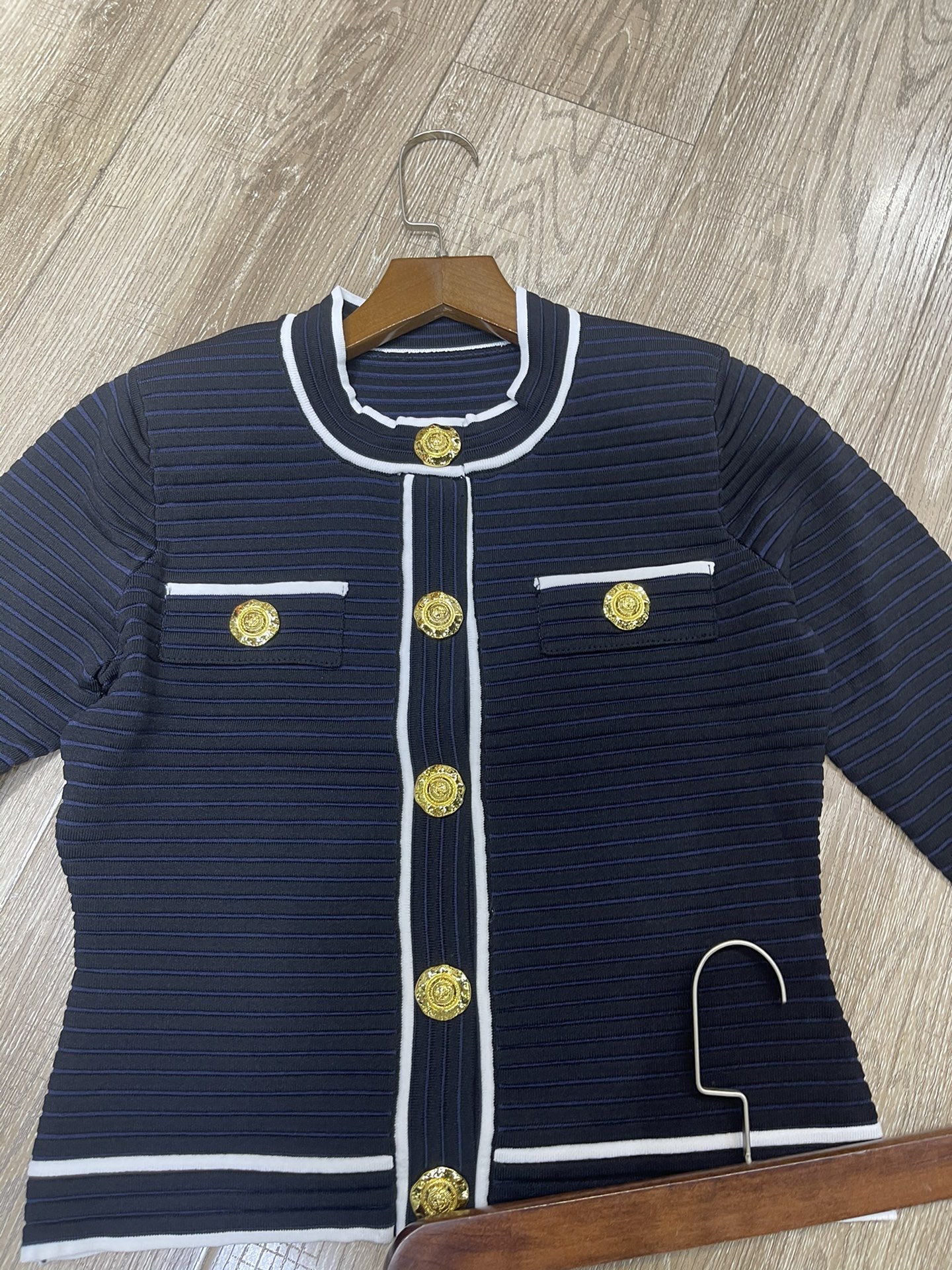 “High-Quality Women’s Outfits: P864 Sets, P612 Shirts, P552 Skirts, New Cash.Sml Packing” - 图片 2