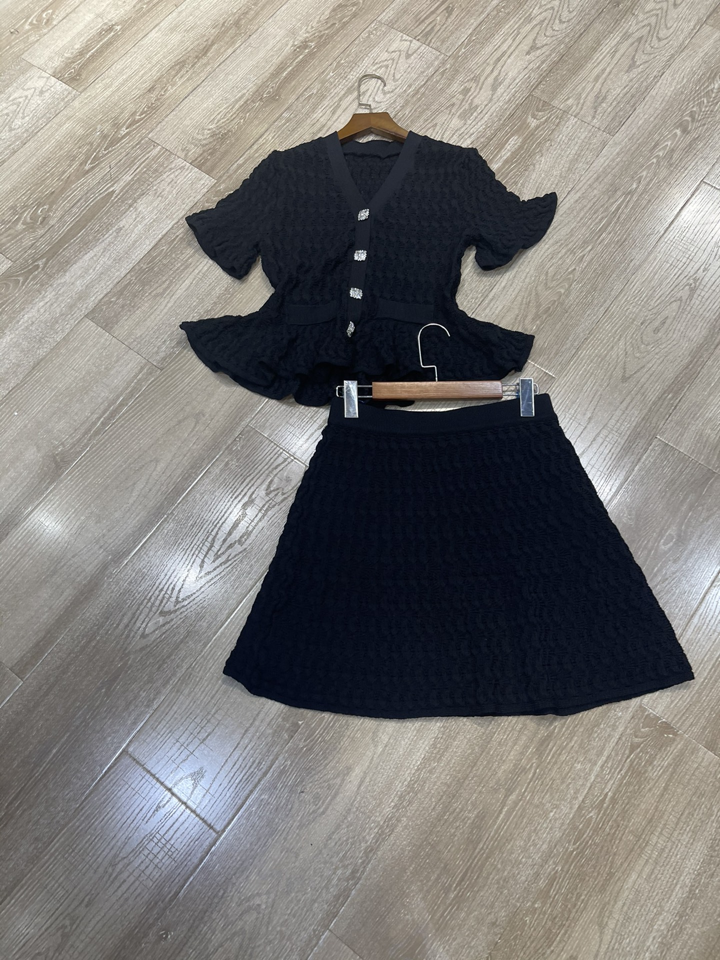 p744 High-end quality women’s dress with a packaged new ss. I’m sorry