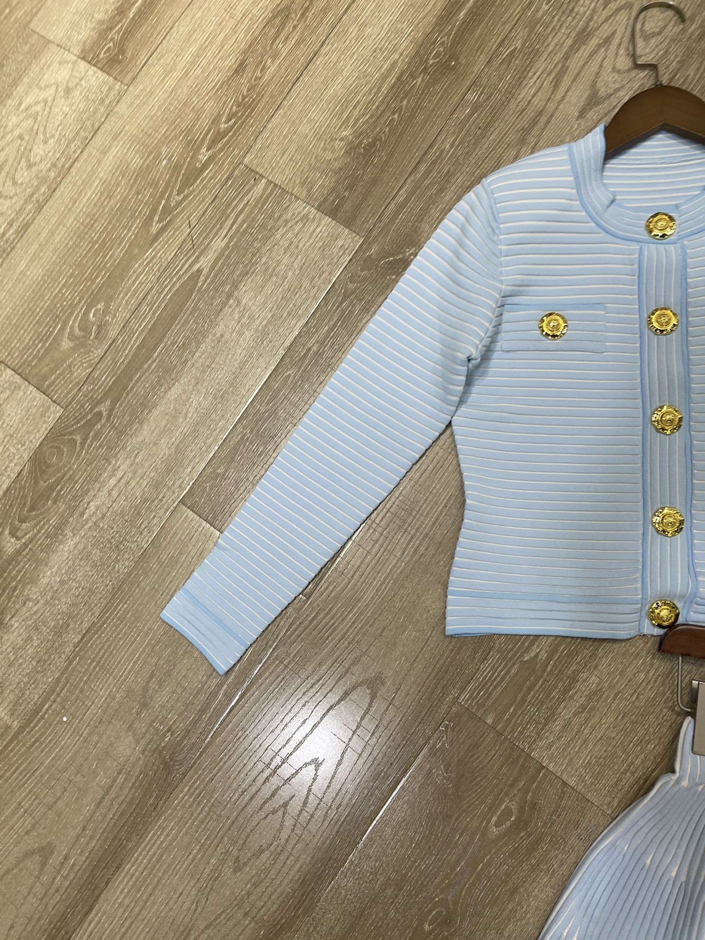 “High-Quality Women’s Outfits: P864 Sets, Open Shirts, Semi-Skirts – New Cash.Sml Packing for B” - 图片 3