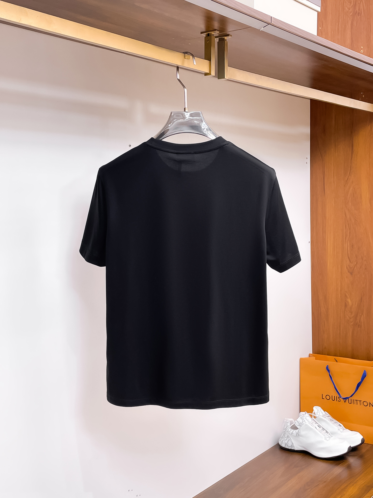 巴宝莉 2025春夏新款首发专柜最新款圆领短袖 高端订制 设计前卫时尚！品牌logo重工艺设计 高端定制