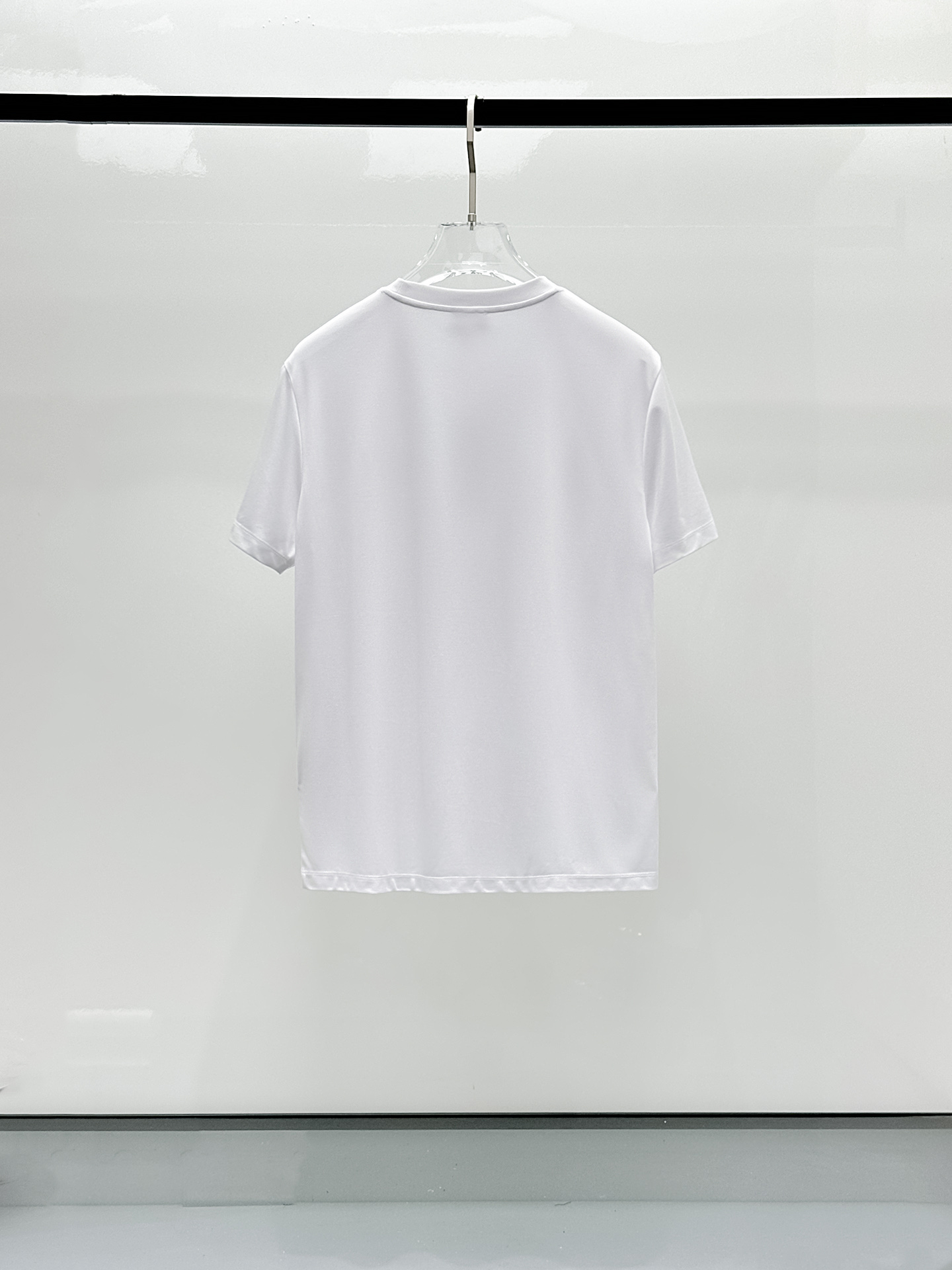  巴宝莉 顶级品质 2025款新品短袖！精选100支双面丝光棉面料，手感柔软。顶级进口私货，时尚设计潮流