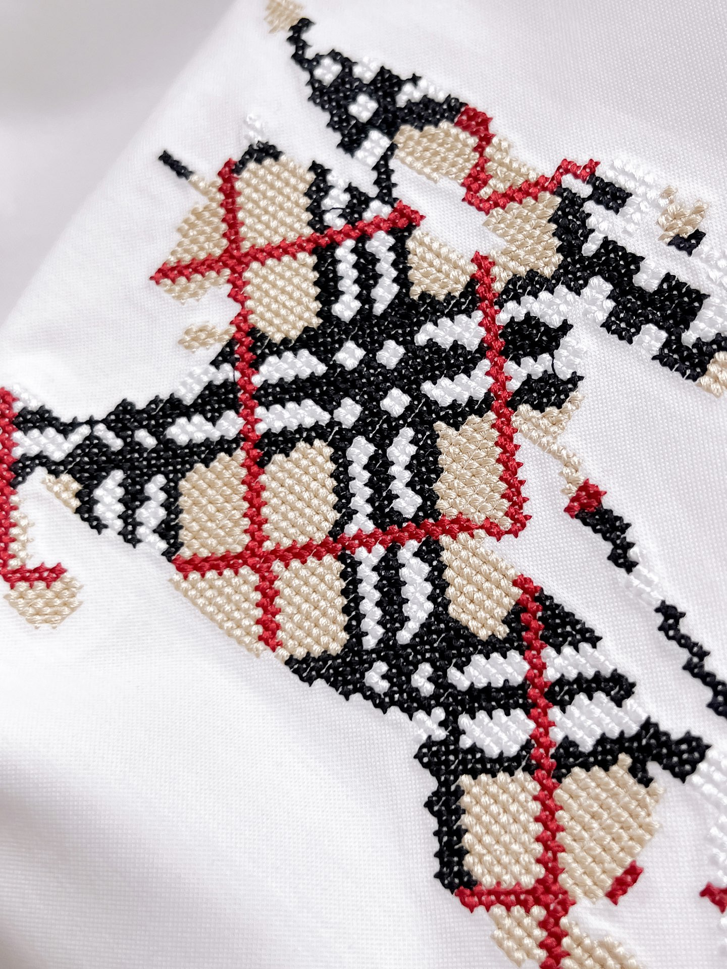  巴宝莉 顶级品质 2025款新品短袖！精选100支双面丝光棉面料，手感柔软。顶级进口私货，时尚设计潮流