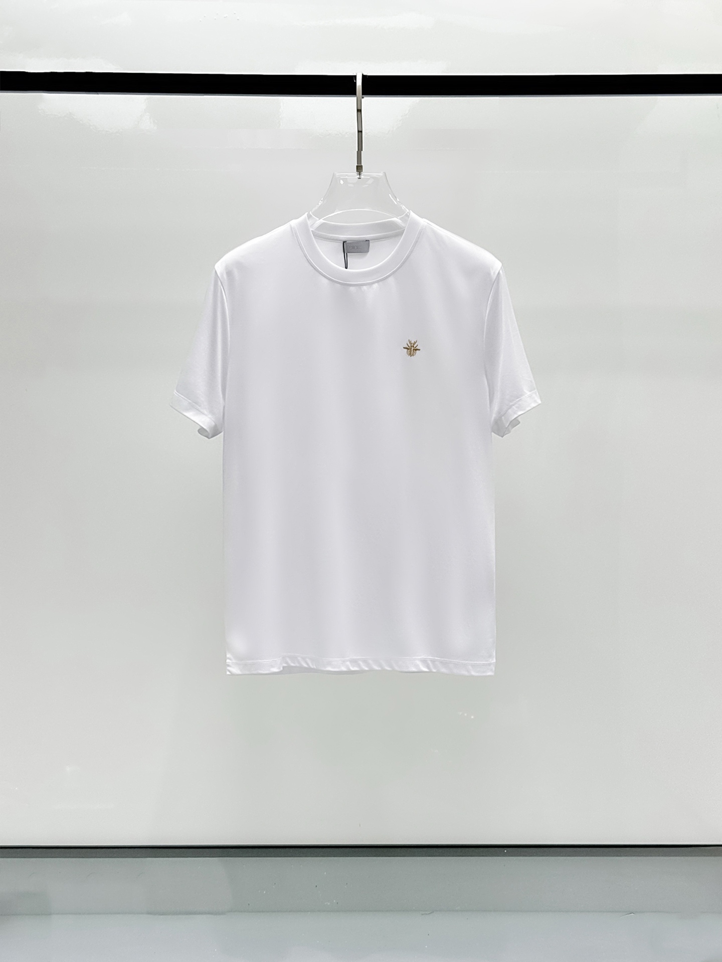 NO:503095,Dior Top quality 2025 new short-sleeved products!  Selected 100 double-sided mercerated cotton fabrics, soft to the touch. Top imported private goods, fashionable design, trendy short sleeves, undeniable quality, excellent effect on the upper body, the same style as the luxury official website!  Size M-3XL, dior, T-shirt, alexander wang19860909迪奥 顶级品质 2025款新品短袖！精选100支双面丝光棉面料,手感柔软.顶级进口私货,时尚设计潮流短袖,不失奢华 品质毋庸置疑 上身效果超赞,奢华官网同款！尺码M-3XL,,dior,T-shirt,alexander wang,Men's clothing