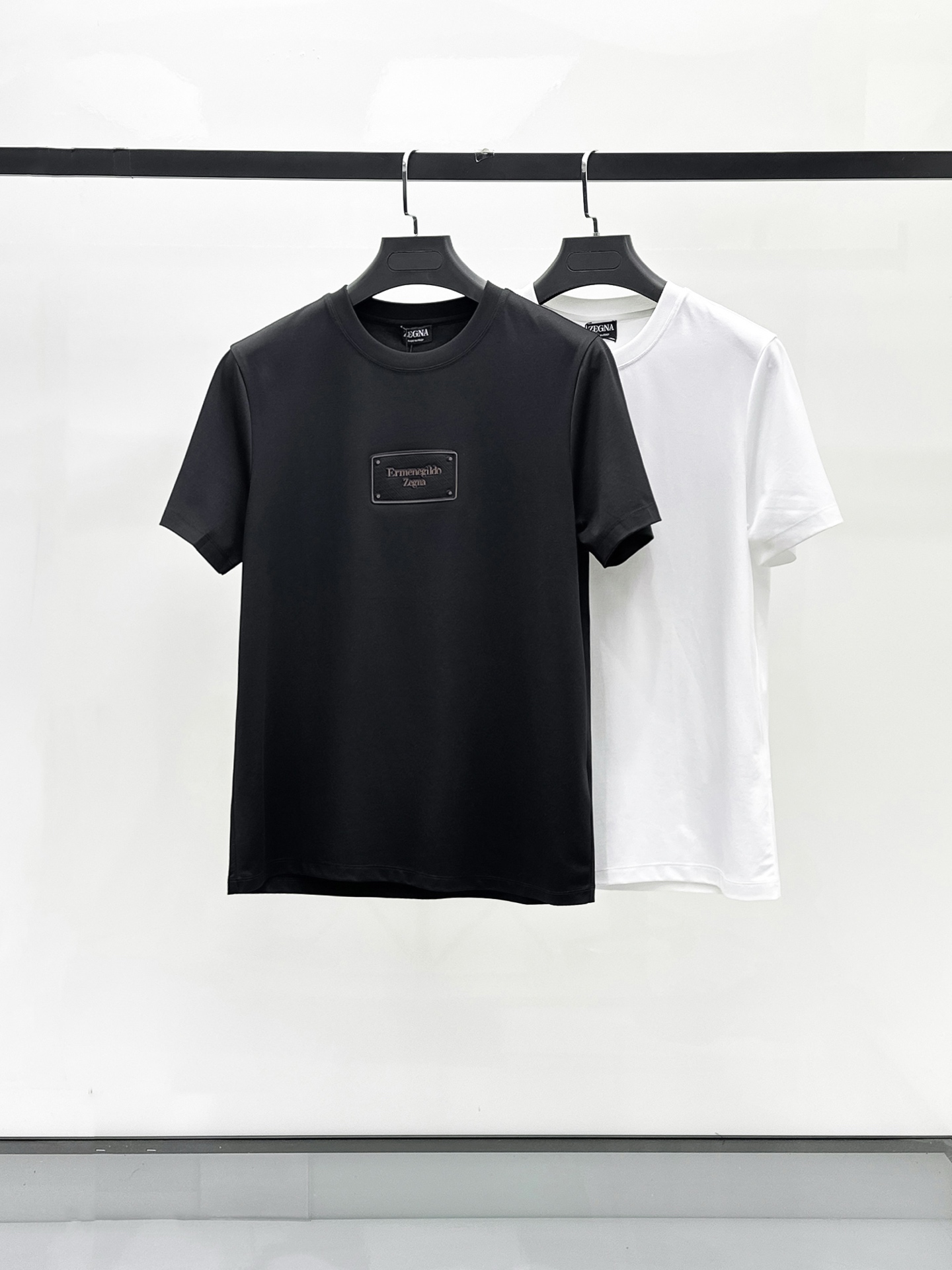 NO:503092,Jenia Top quality 2025 new short-sleeved products!  Selected 100 double-sided mercerated cotton fabrics, soft to the touch. Top imported private goods, fashionable design, trendy short sleeves, undeniable quality, excellent effect on the upper body, the same style as the luxury official website!  Size M-3XL, zegna, T-shirt, alexander wang19860909杰尼亚 顶级品质 2025款新品短袖！精选100支双面丝光棉面料,手感柔软.顶级进口私货,时尚设计潮流短袖,不失奢华 品质毋庸置疑 上身效果超赞,奢华官网同款！尺码M-3XL,,zegna,T-shirt,alexander wang,Men's clothing