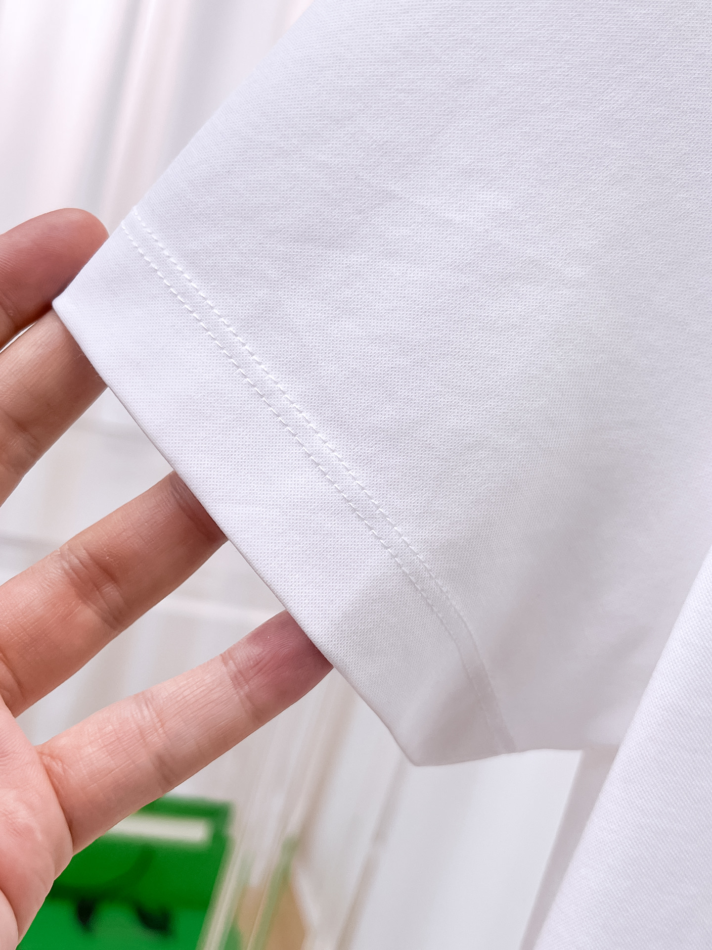 回货  罗意威 2025春夏新款首发专柜最新款圆领短袖 高端订制 设计前卫时尚！品牌logo重工艺设计 