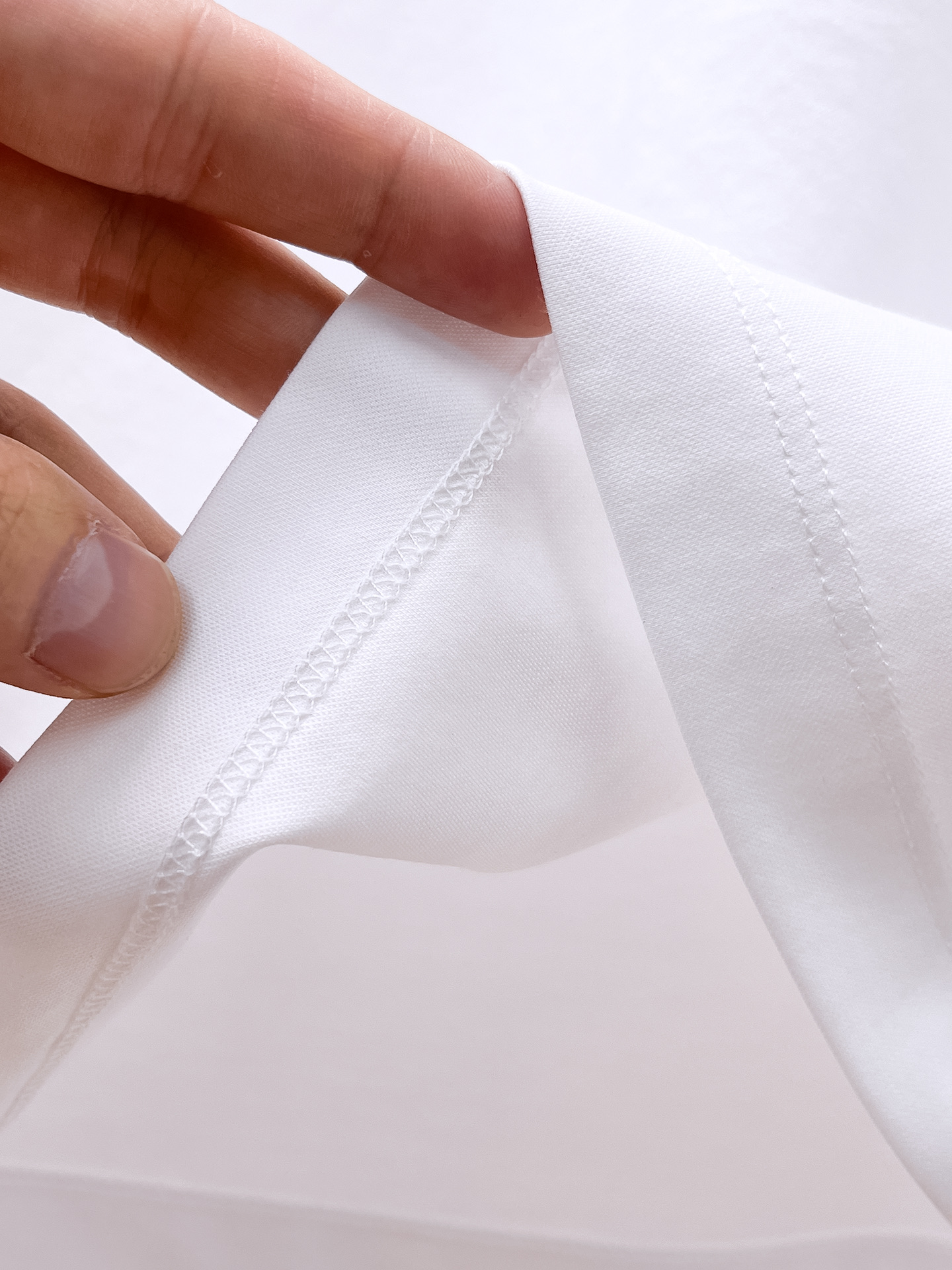 回货  罗意威 2025春夏新款首发专柜最新款圆领短袖 高端订制 设计前卫时尚！品牌logo重工艺设计 