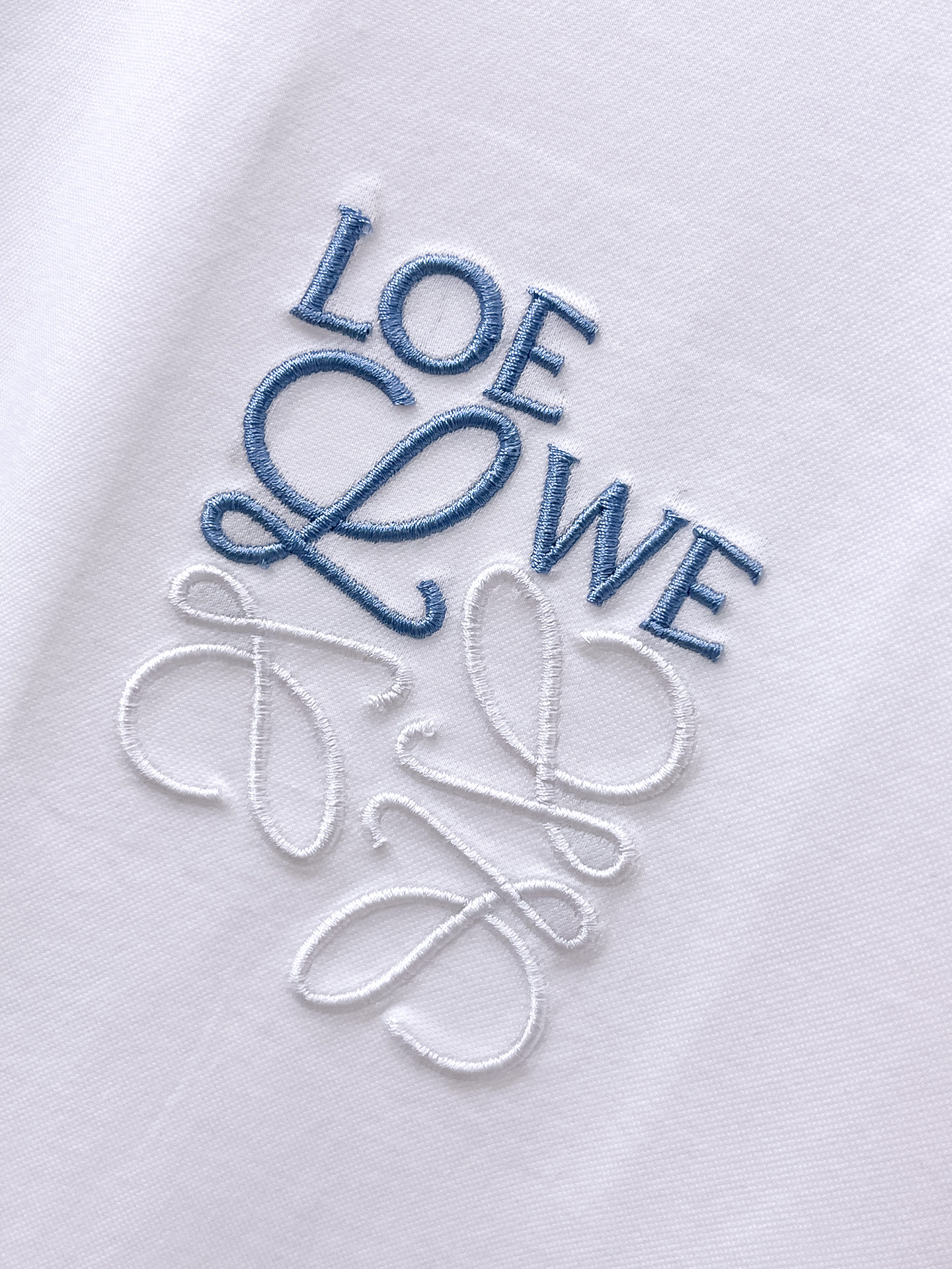 回货  罗意威 2025春夏新款首发专柜最新款圆领短袖 高端订制 设计前卫时尚！品牌logo重工艺设计 