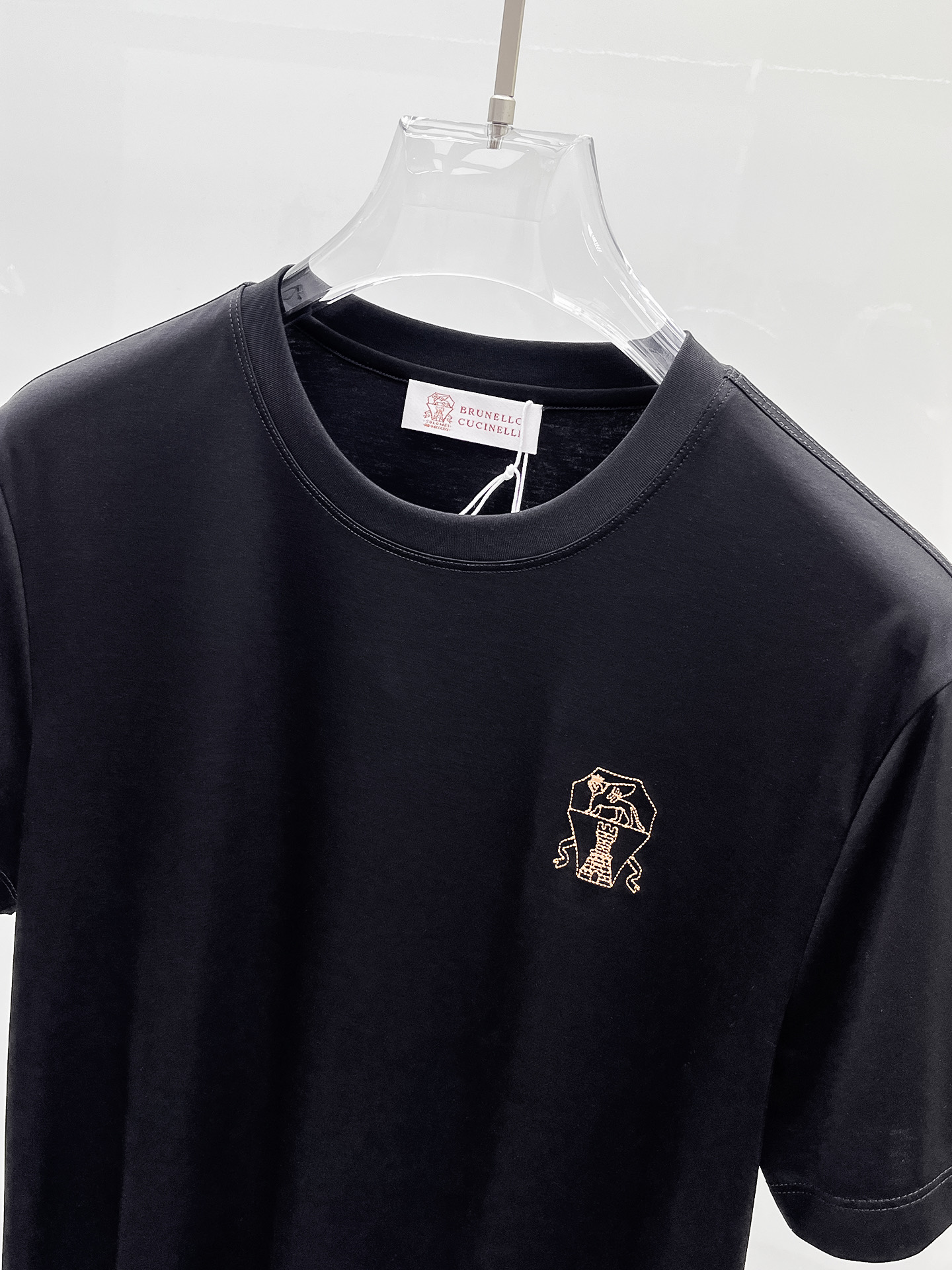  BC 2025春夏新款首发专柜最新款圆领短袖 高端订制 设计前卫时尚！品牌logo重工艺设计 高端定制