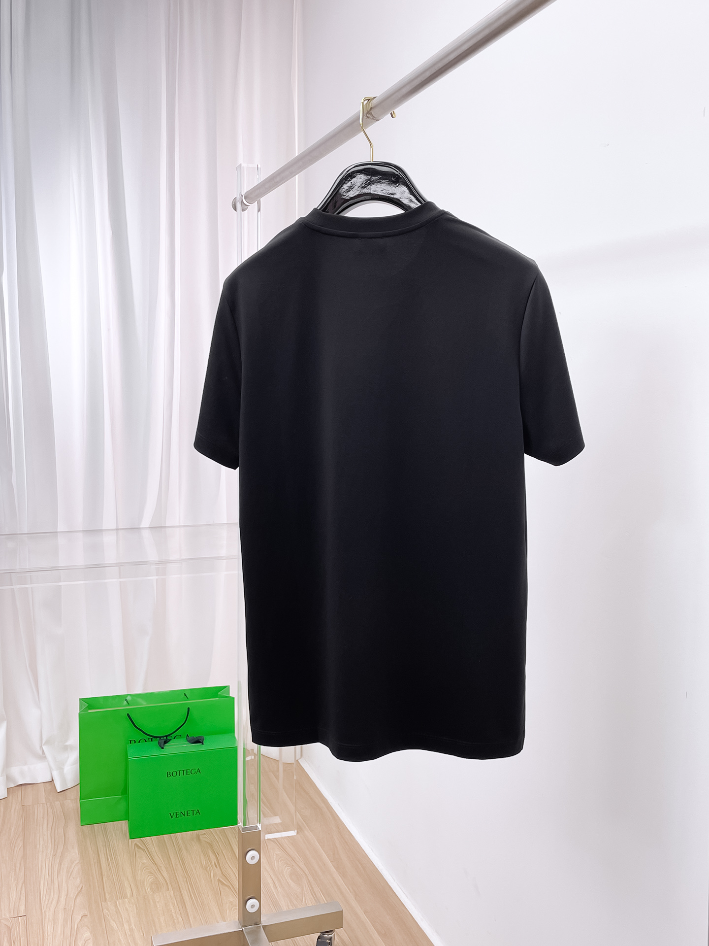  阿玛尼 2025春夏新款首发专柜最新款圆领短袖 高端订制 设计前卫时尚！品牌logo重工艺设计 高端定