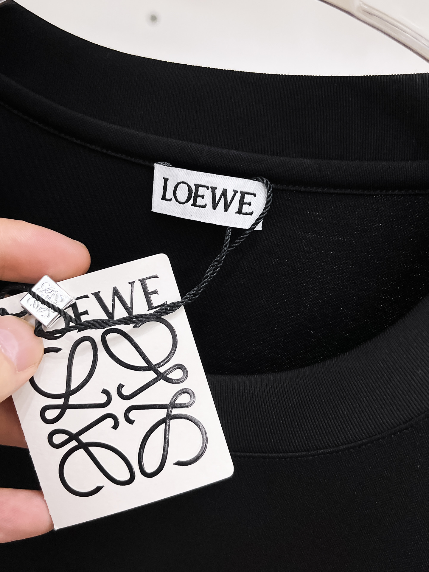 罗意威 系列 VIP高级定制 2025新款短袖 百搭款式 任何人都可以轻松驾驭 面料全订制工艺 高定一等