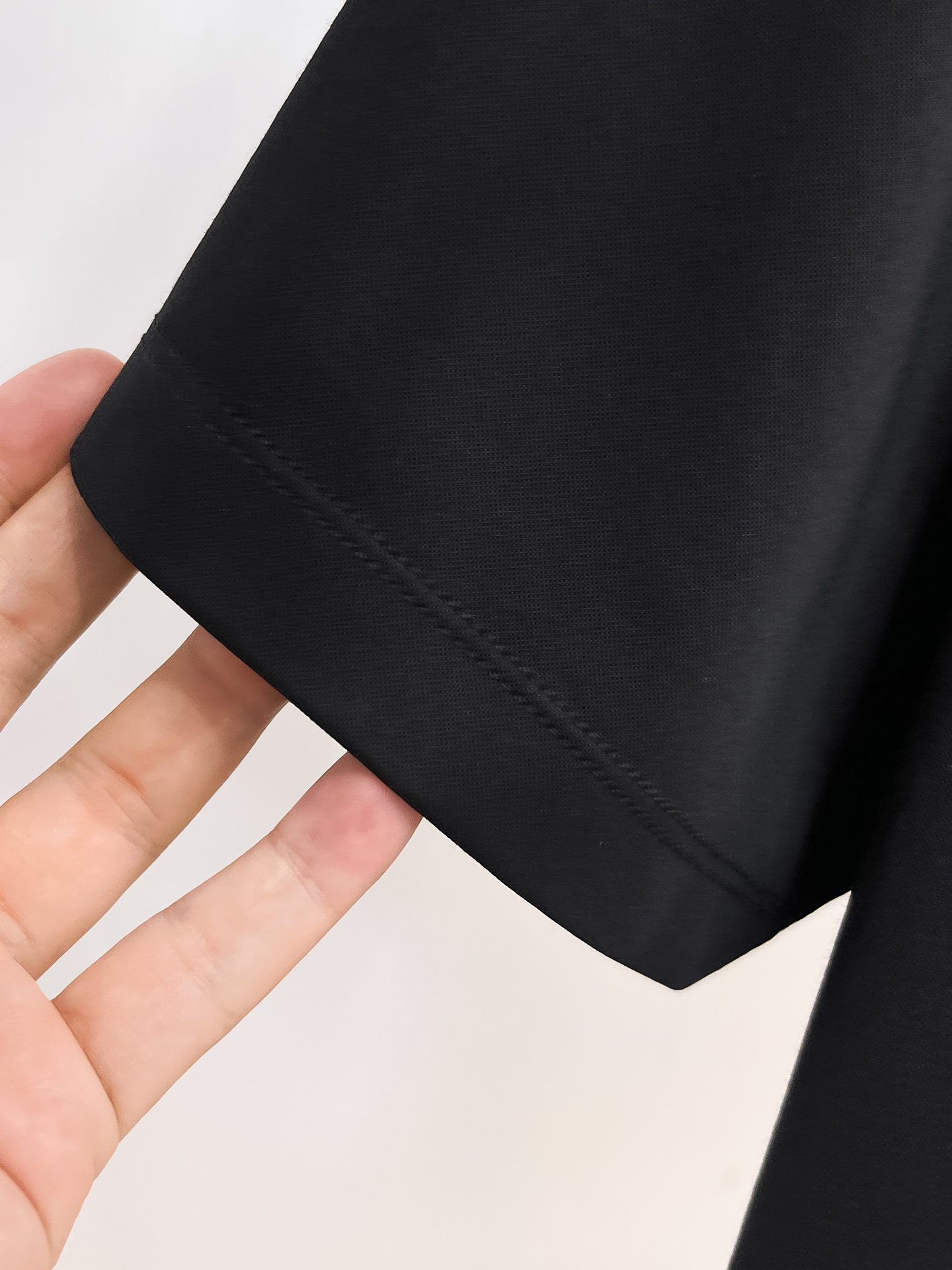 罗意威 系列 VIP高级定制 2025新款短袖 百搭款式 任何人都可以轻松驾驭 面料全订制工艺 高定一等