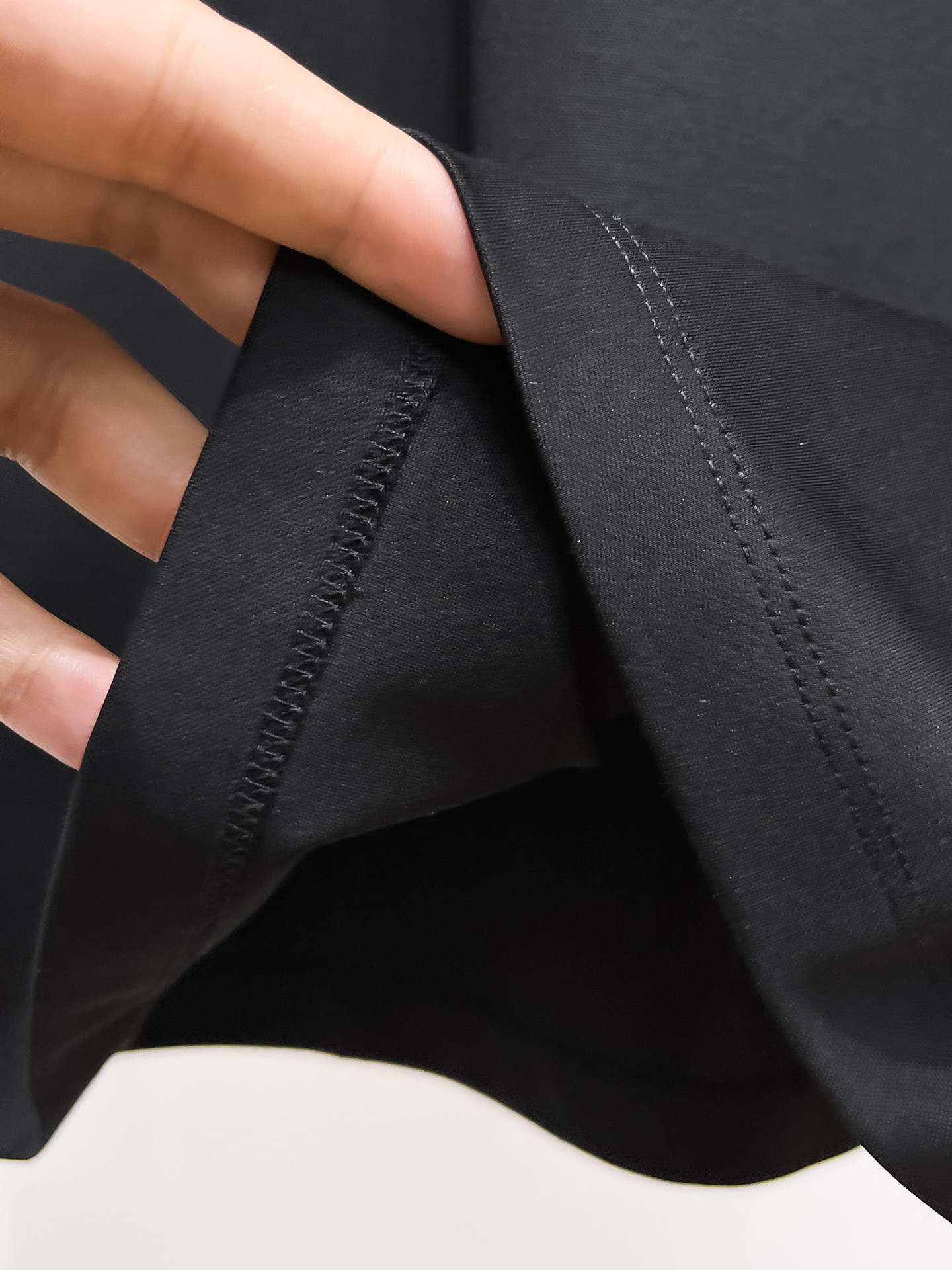 罗意威 系列 VIP高级定制 2025新款短袖 百搭款式 任何人都可以轻松驾驭 面料全订制工艺 高定一等