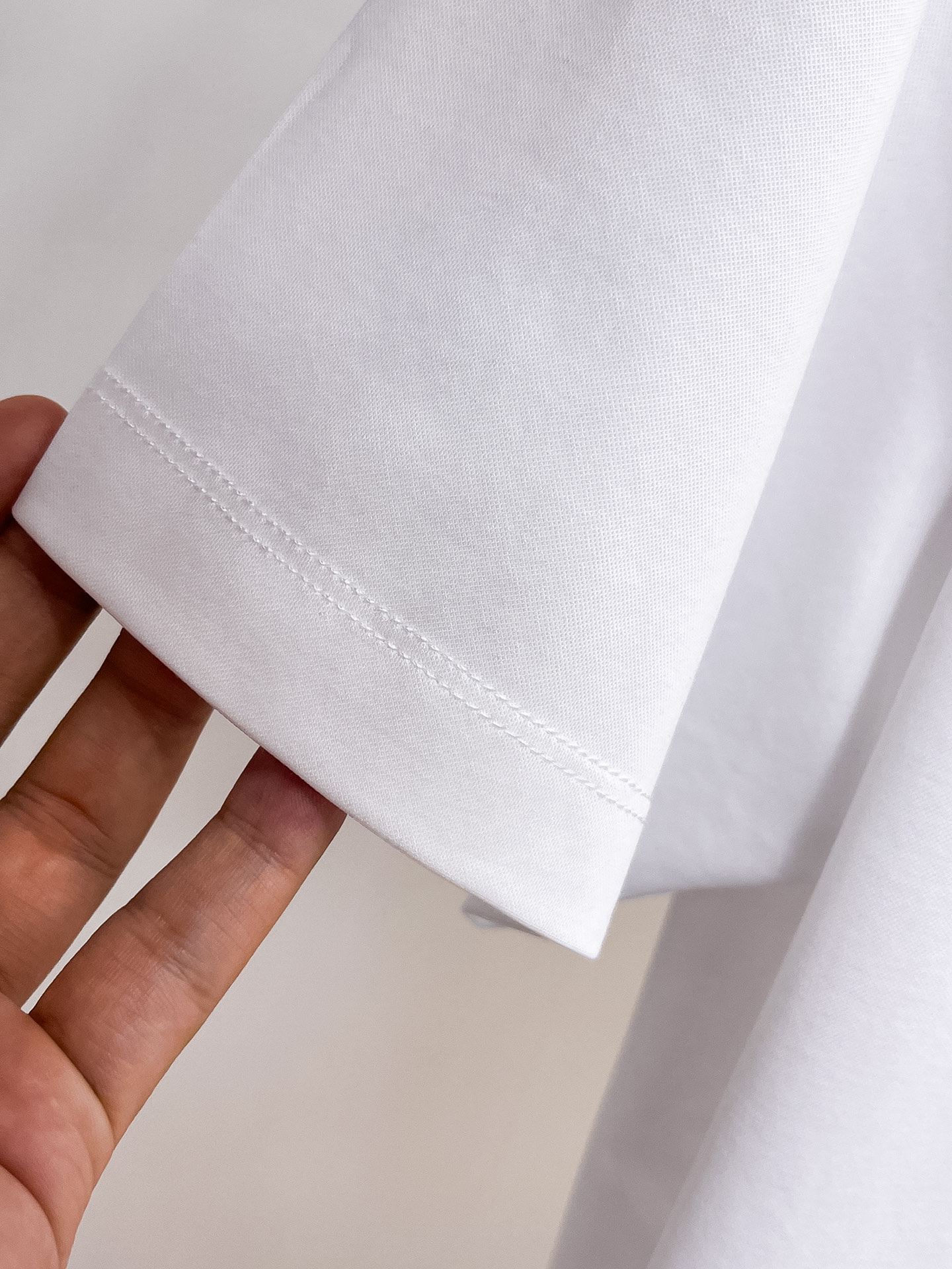 罗意威 系列 VIP高级定制 2025新款短袖 百搭款式 任何人都可以轻松驾驭 面料全订制工艺 高定一等