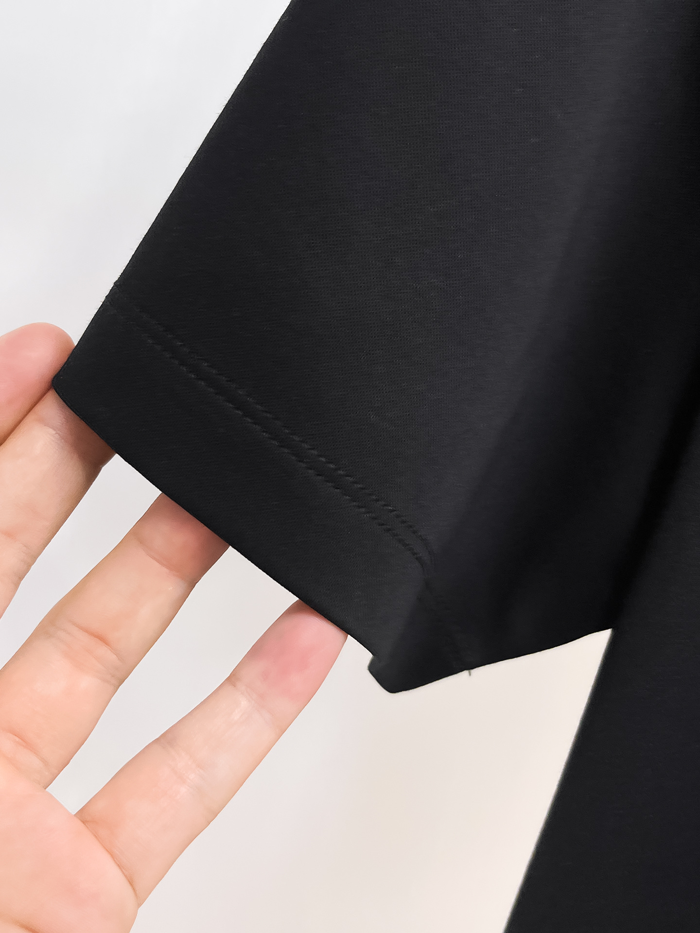 1v 路易威登 系列 VIP高级定制 2025新款短袖 百搭款式 任何人都可以轻松驾驭 面料全订制工艺 