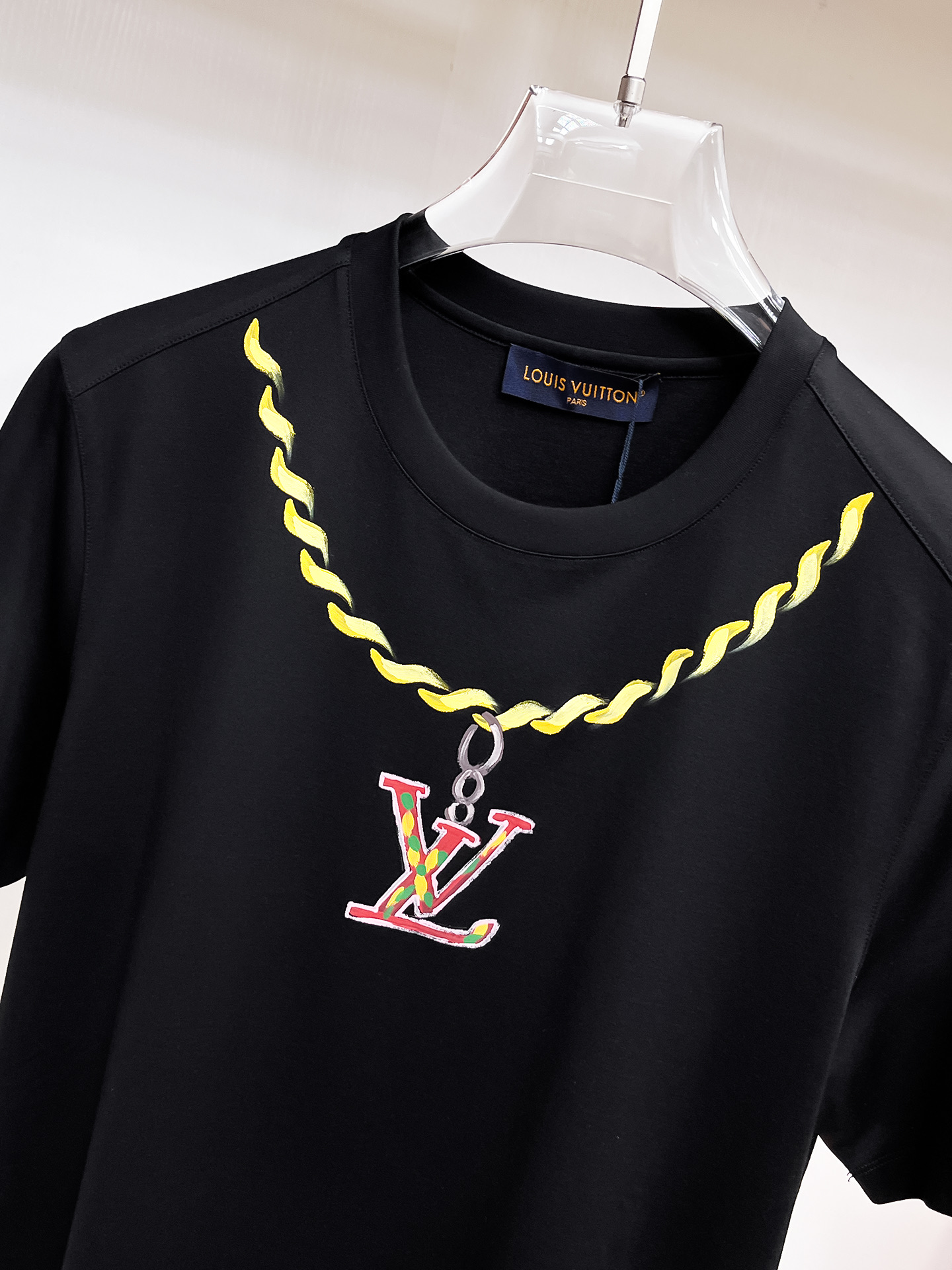 1v 路易威登 系列 VIP高级定制 2025新款短袖 百搭款式 任何人都可以轻松驾驭 面料全订制工艺 