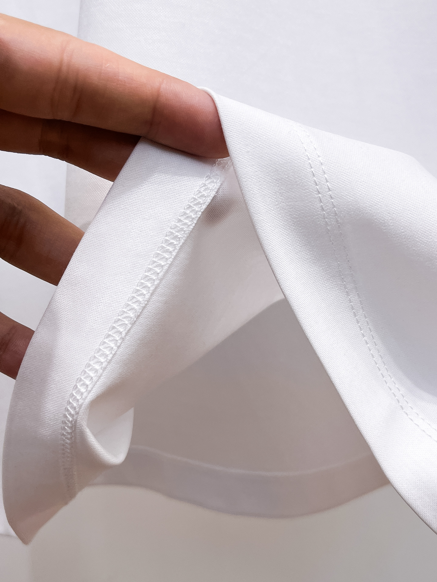 1v 路易威登 系列 VIP高级定制 2025新款短袖 百搭款式 任何人都可以轻松驾驭 面料全订制工艺 